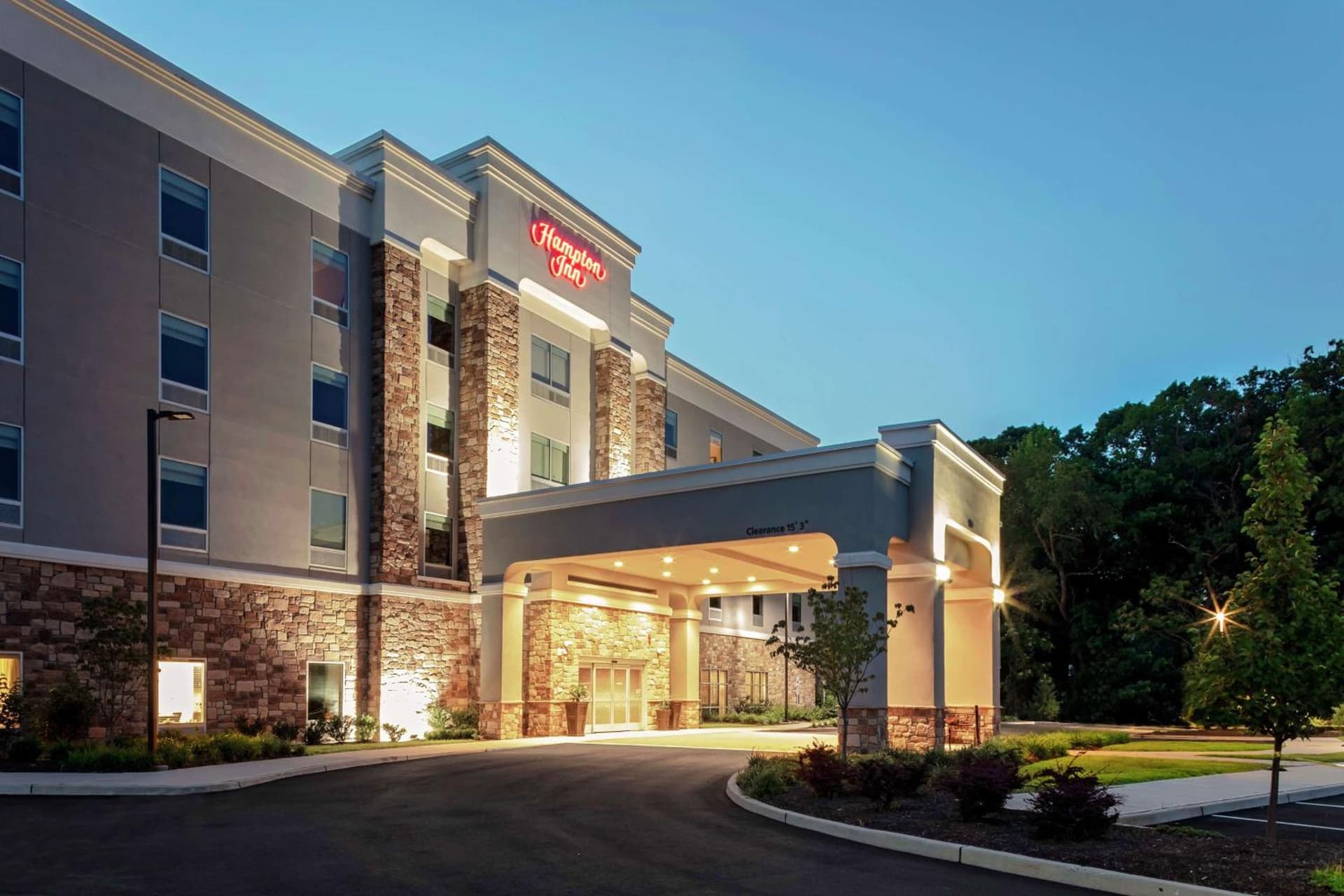 Hampton Inn Cranbury interior in Cranbury, NJ — gallery photo 2