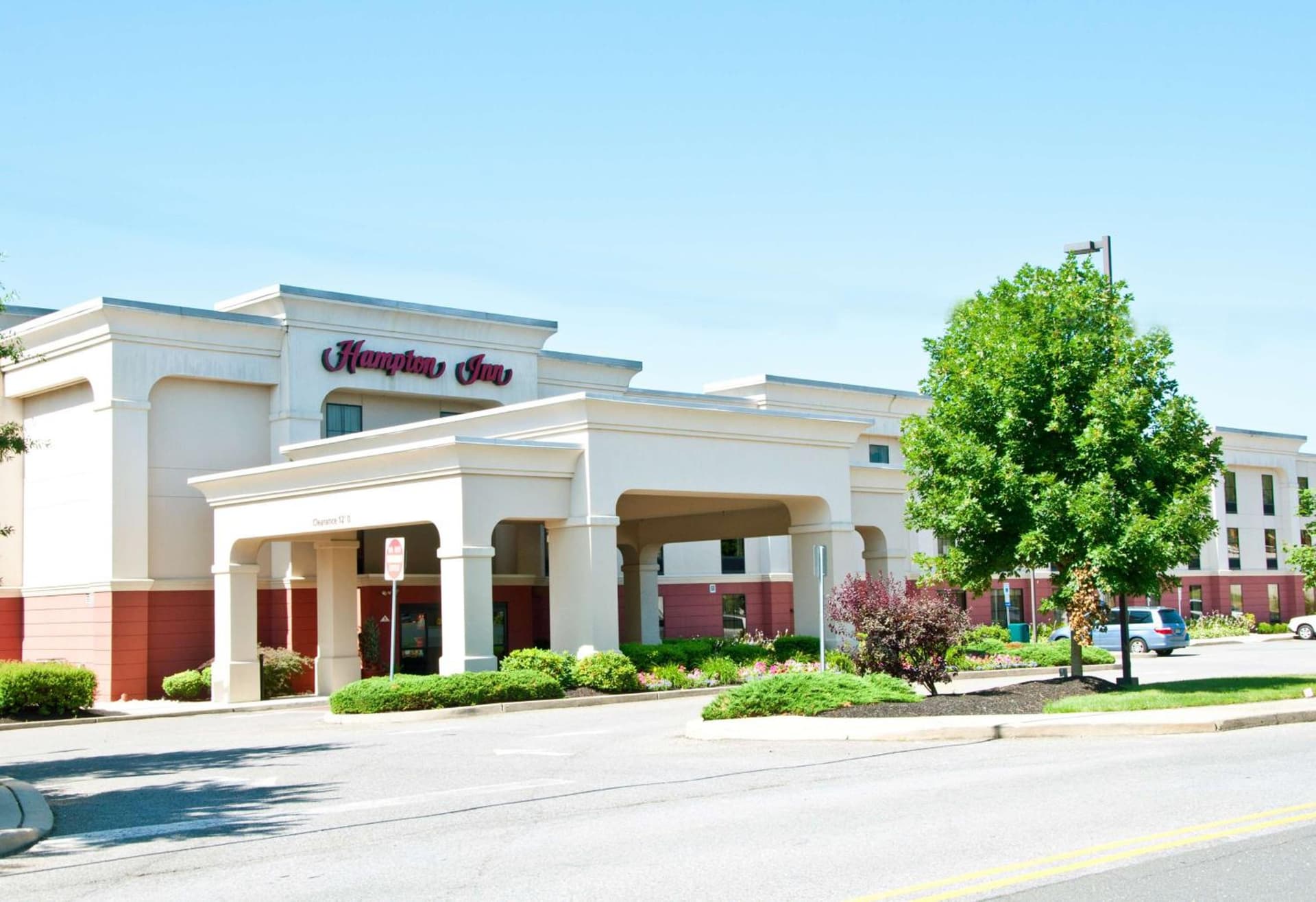 Hampton Inn East Windsor interior in East Windsor, NJ — gallery photo 2