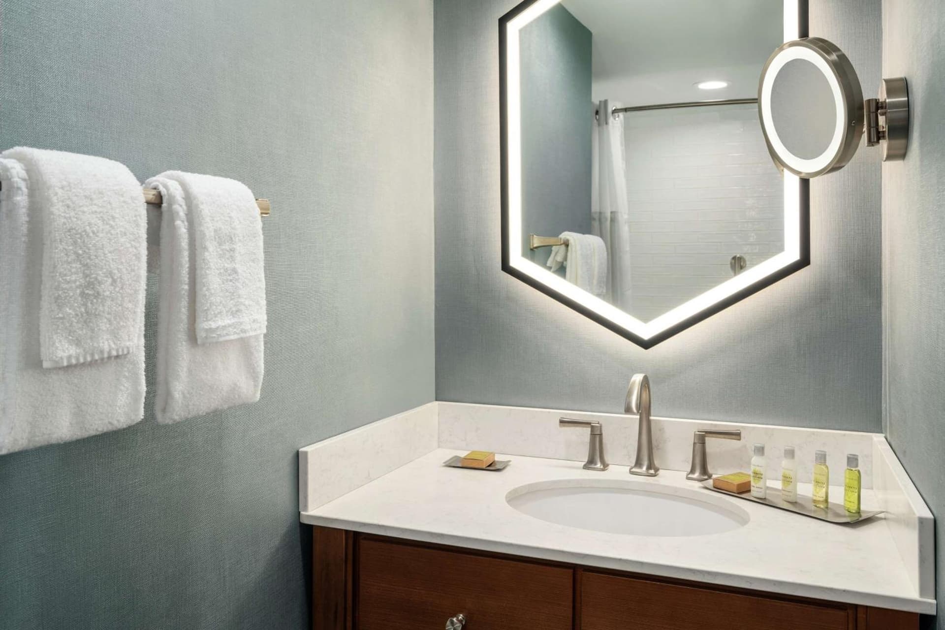 DoubleTree by Hilton Ocean City Oceanfront gallery photo in Ocean City, MD — image 49