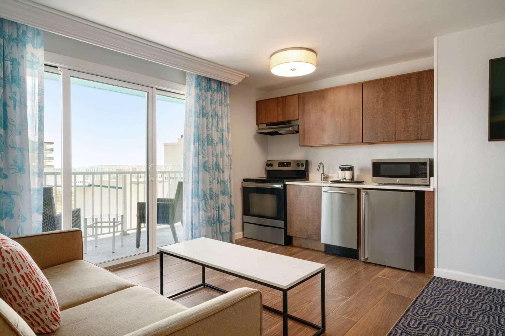 DoubleTree by Hilton Ocean City Oceanfront gallery photo in Ocean City, MD — image 7