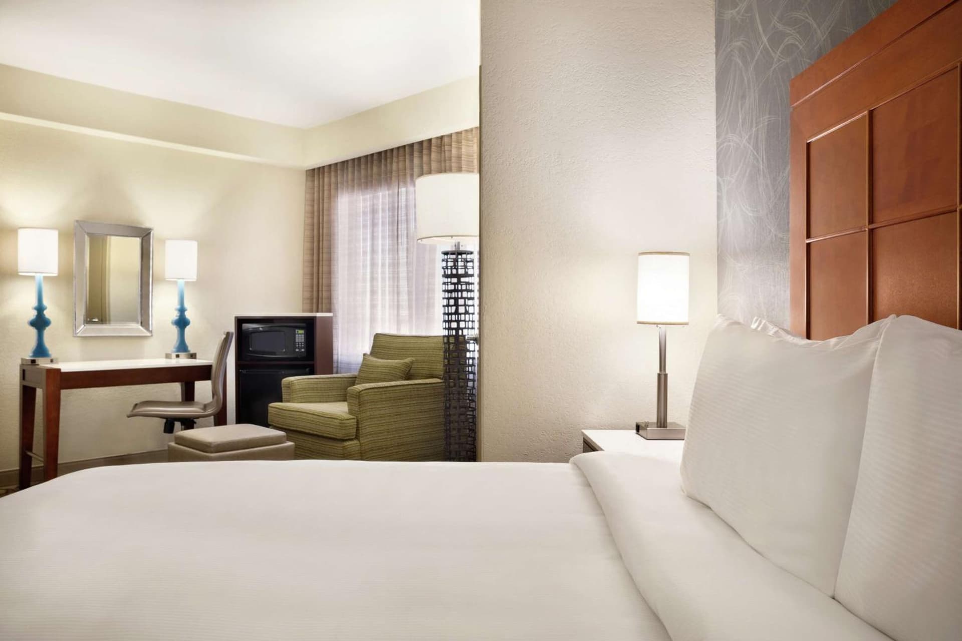 Embassy Suites San Antonio Airport gallery photo in San Antonio, TX — image 58