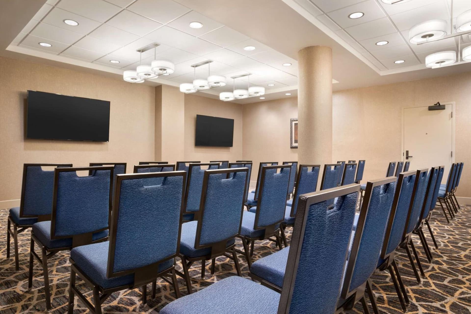 Embassy Suites San Antonio Airport gallery photo in San Antonio, TX — image 59
