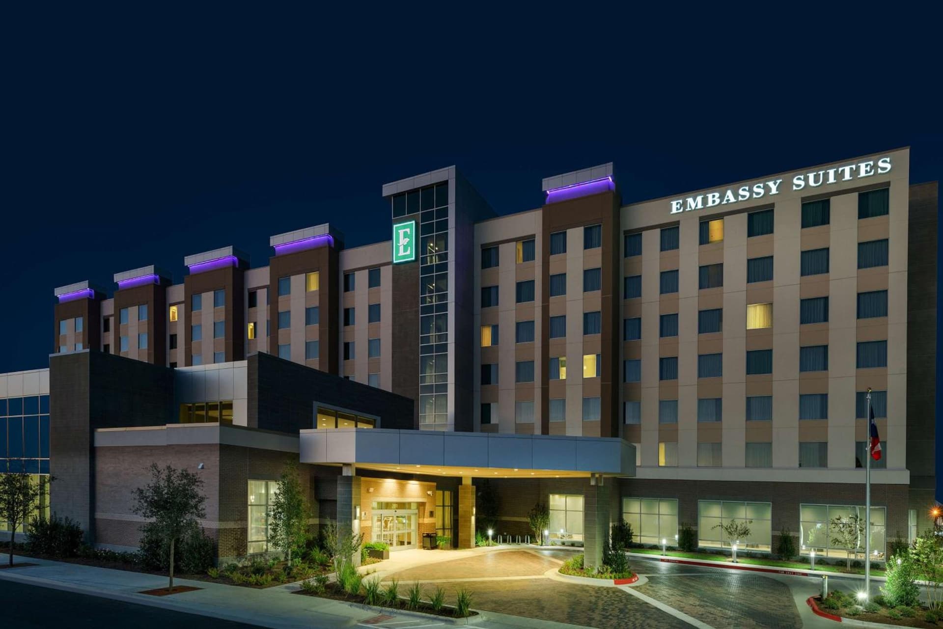 Embassy Suites By Hilton College Station gallery photo in College Station, TX — image 10