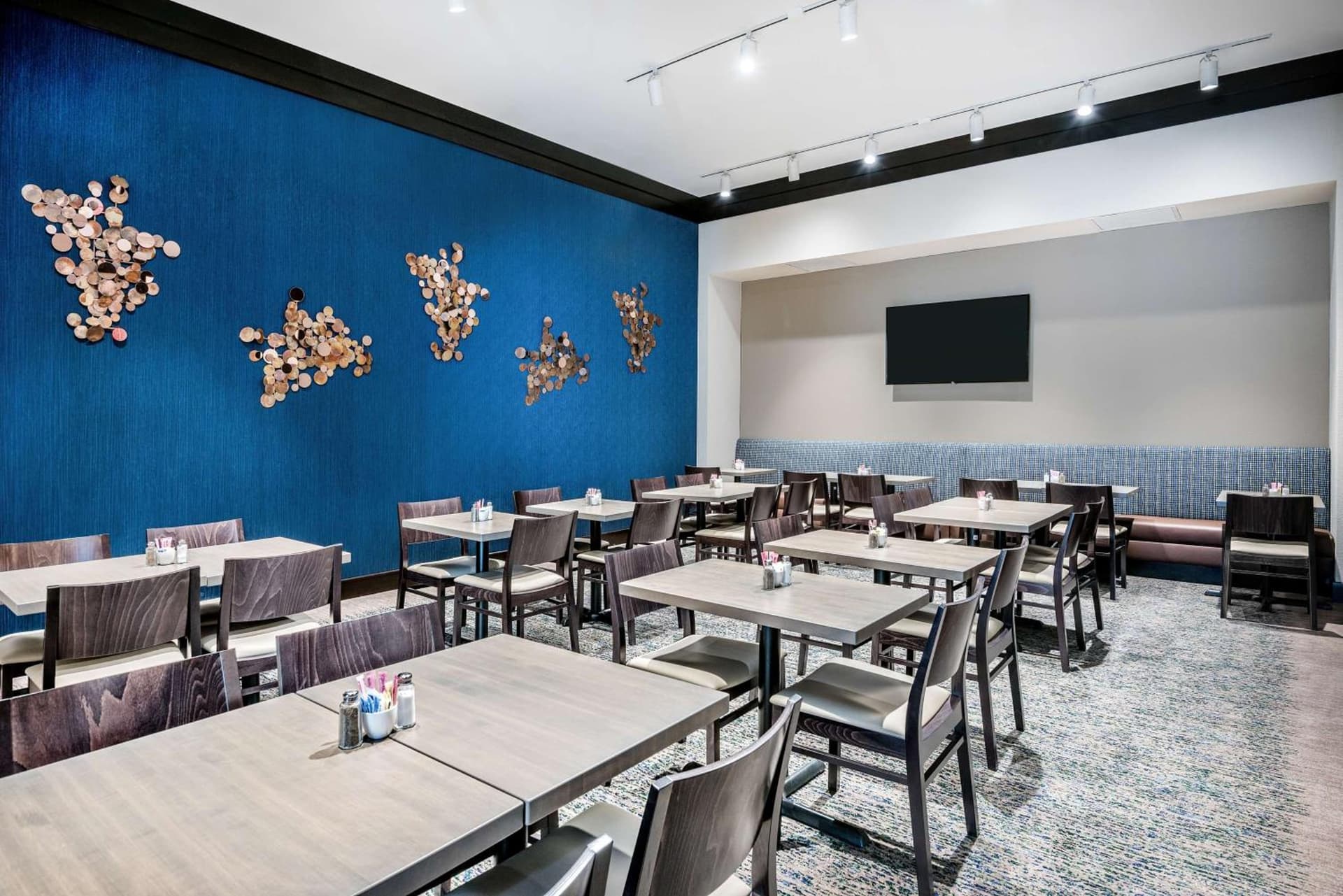 Embassy Suites By Hilton College Station gallery photo in College Station, TX — image 29