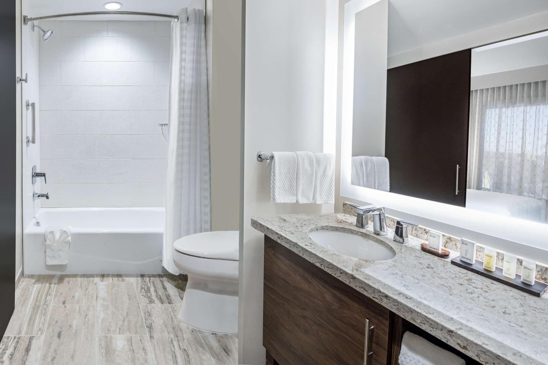 Embassy Suites By Hilton College Station gallery photo in College Station, TX — image 22