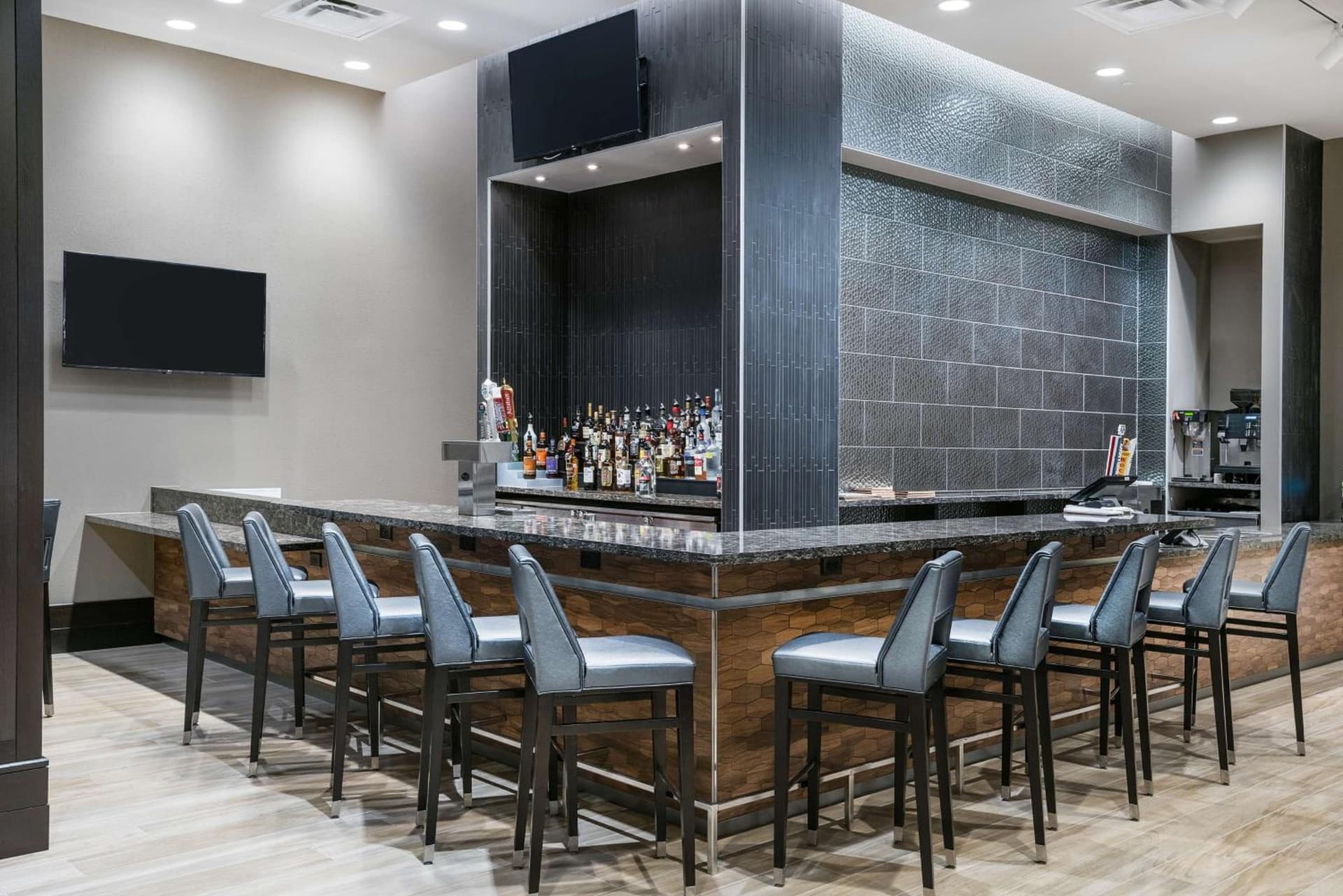Embassy Suites By Hilton College Station gallery photo in College Station, TX — image 21