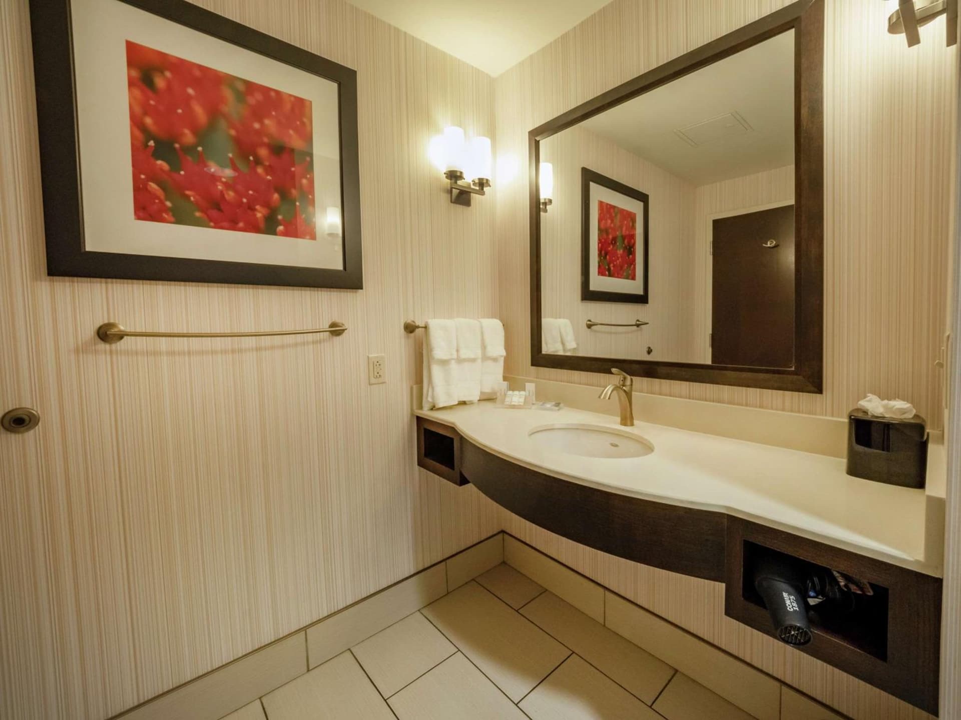 The Hilton Garden Inn Buffalo-Downtown interior in Buffalo, NY — gallery photo 2