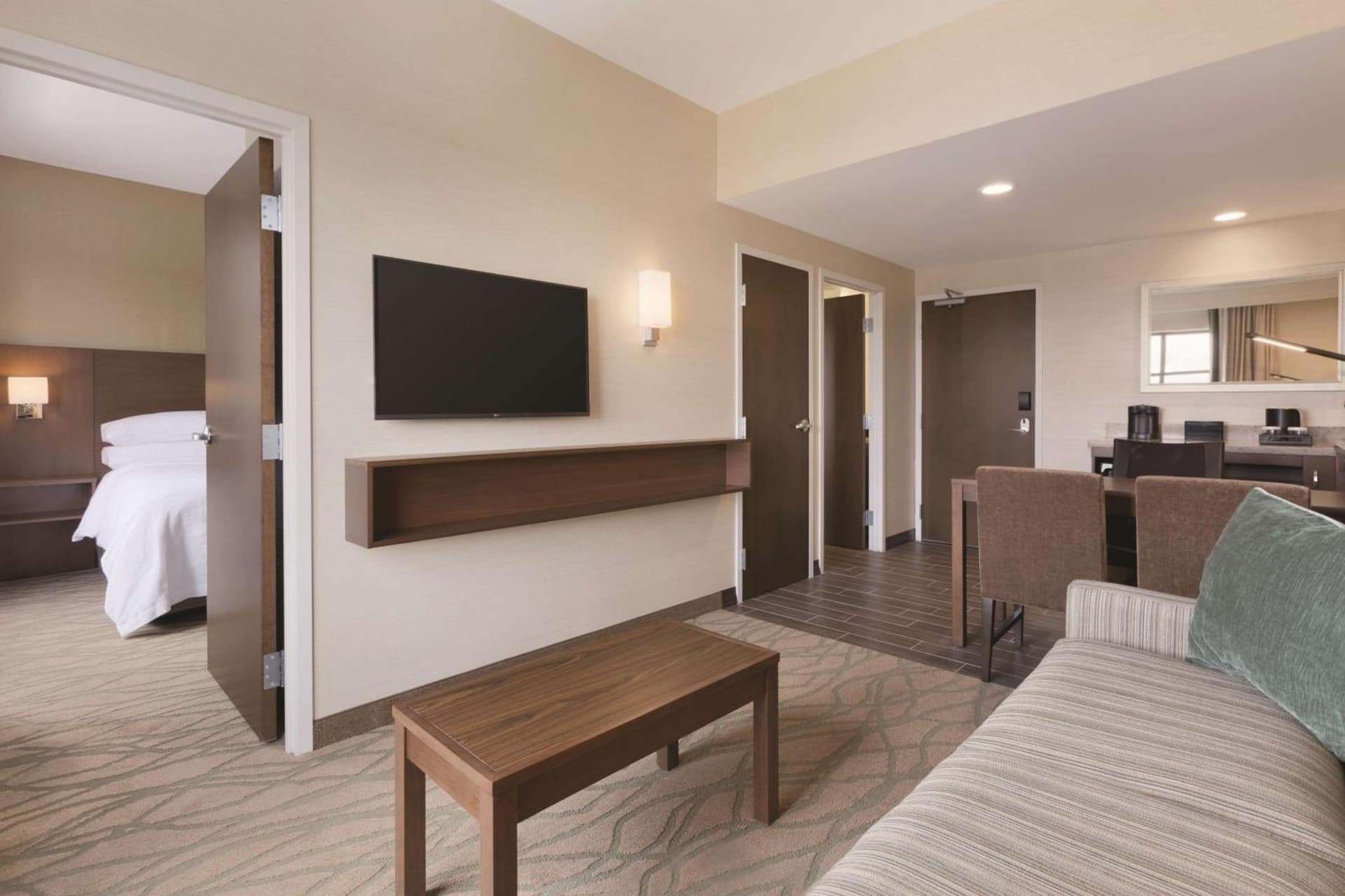 Embassy Suites by Hilton Akron Canton Airport gallery photo in North Canton, OH — image 8