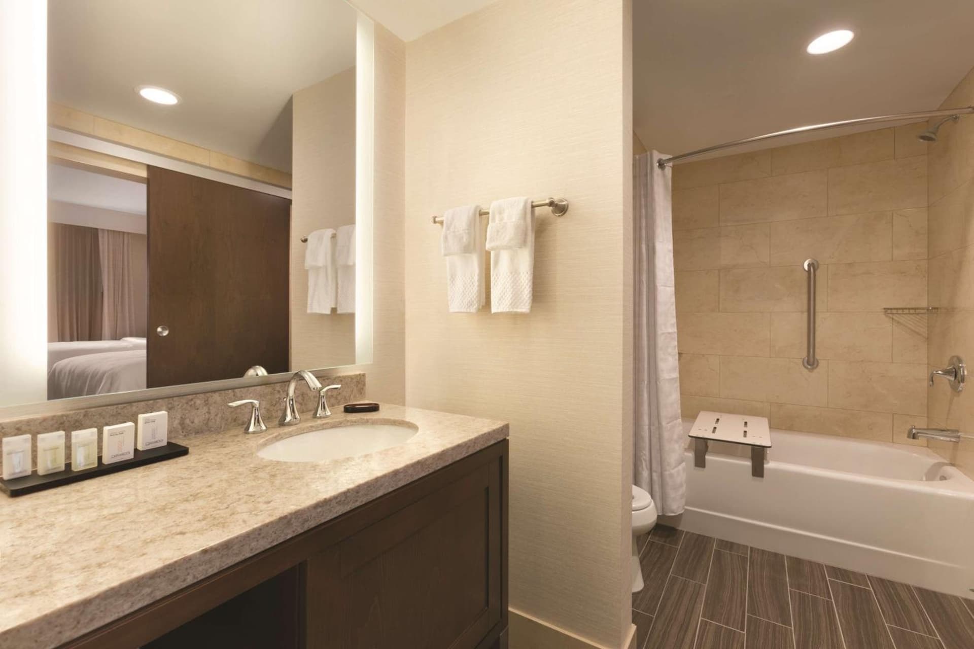 Embassy Suites by Hilton Akron Canton Airport gallery photo in North Canton, OH — image 26