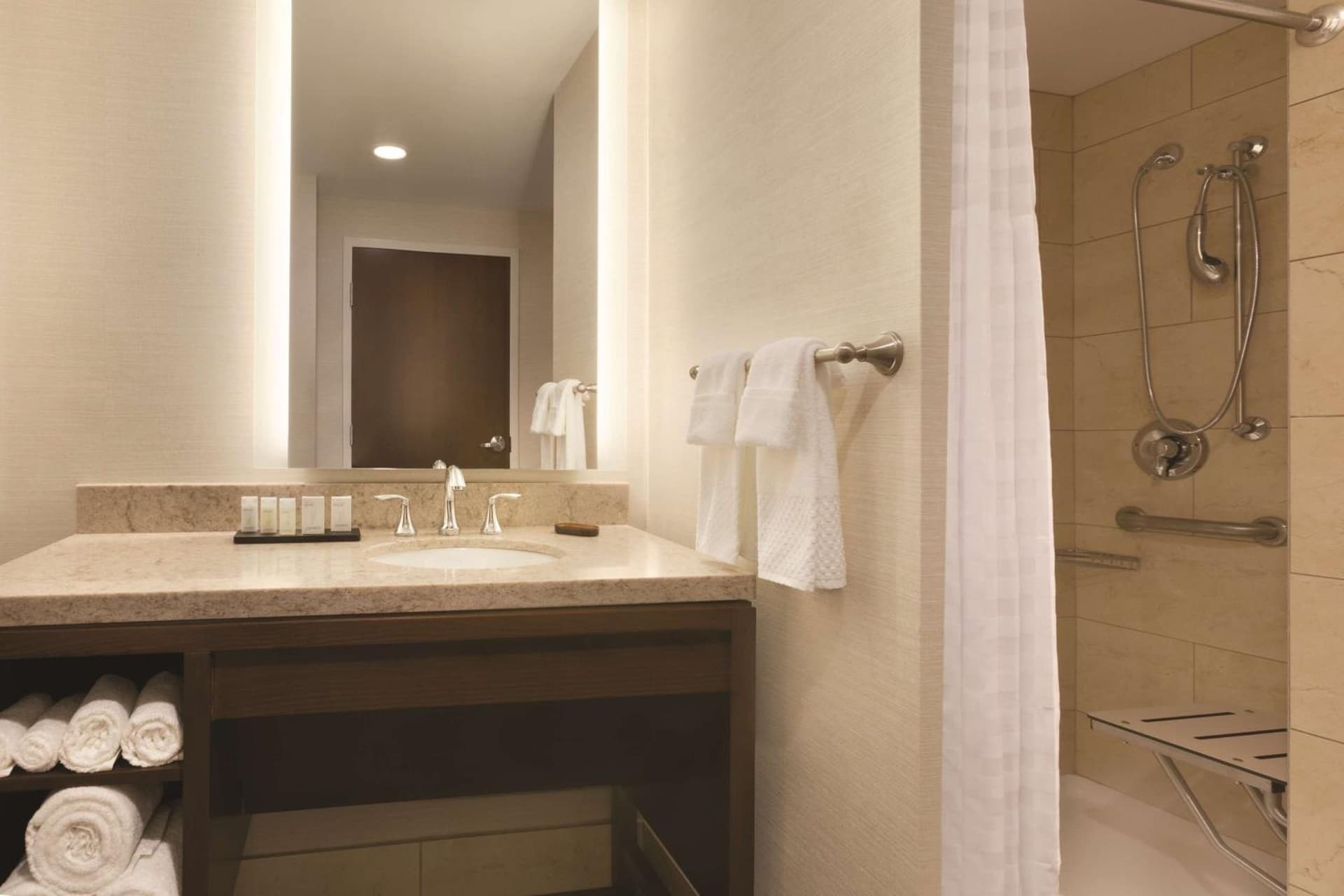 Embassy Suites by Hilton Akron Canton Airport gallery photo in North Canton, OH — image 30