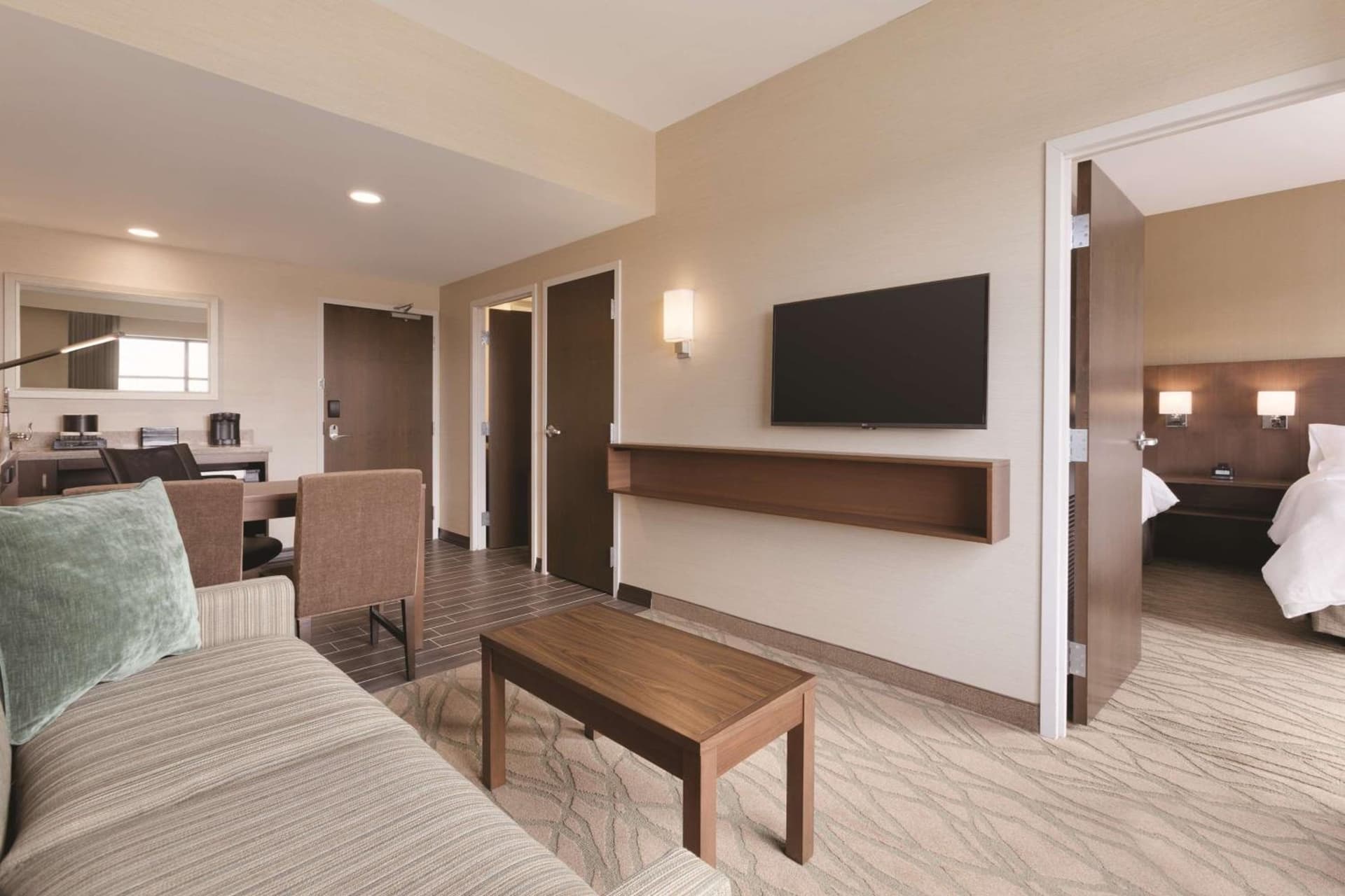 Embassy Suites by Hilton Akron Canton Airport gallery photo in North Canton, OH — image 31