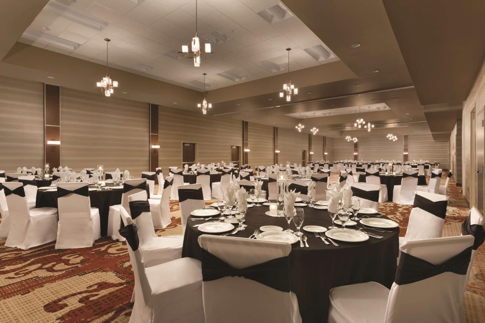 Embassy Suites by Hilton Akron Canton Airport gallery photo in North Canton, OH — image 19