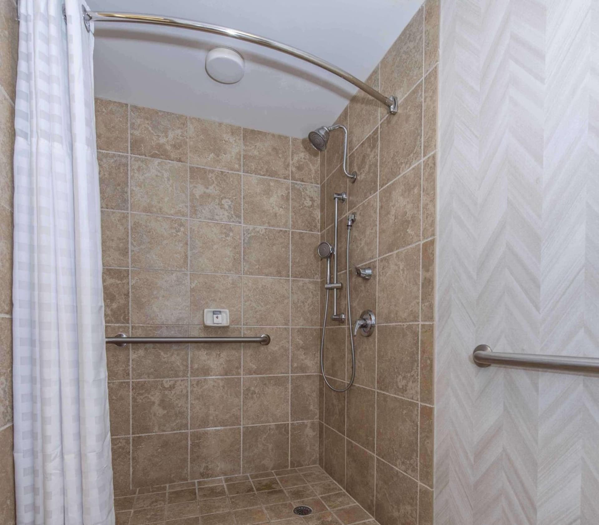 DoubleTree by Hilton North Charleston - Convention Center gallery photo in Charleston, SC — image 31