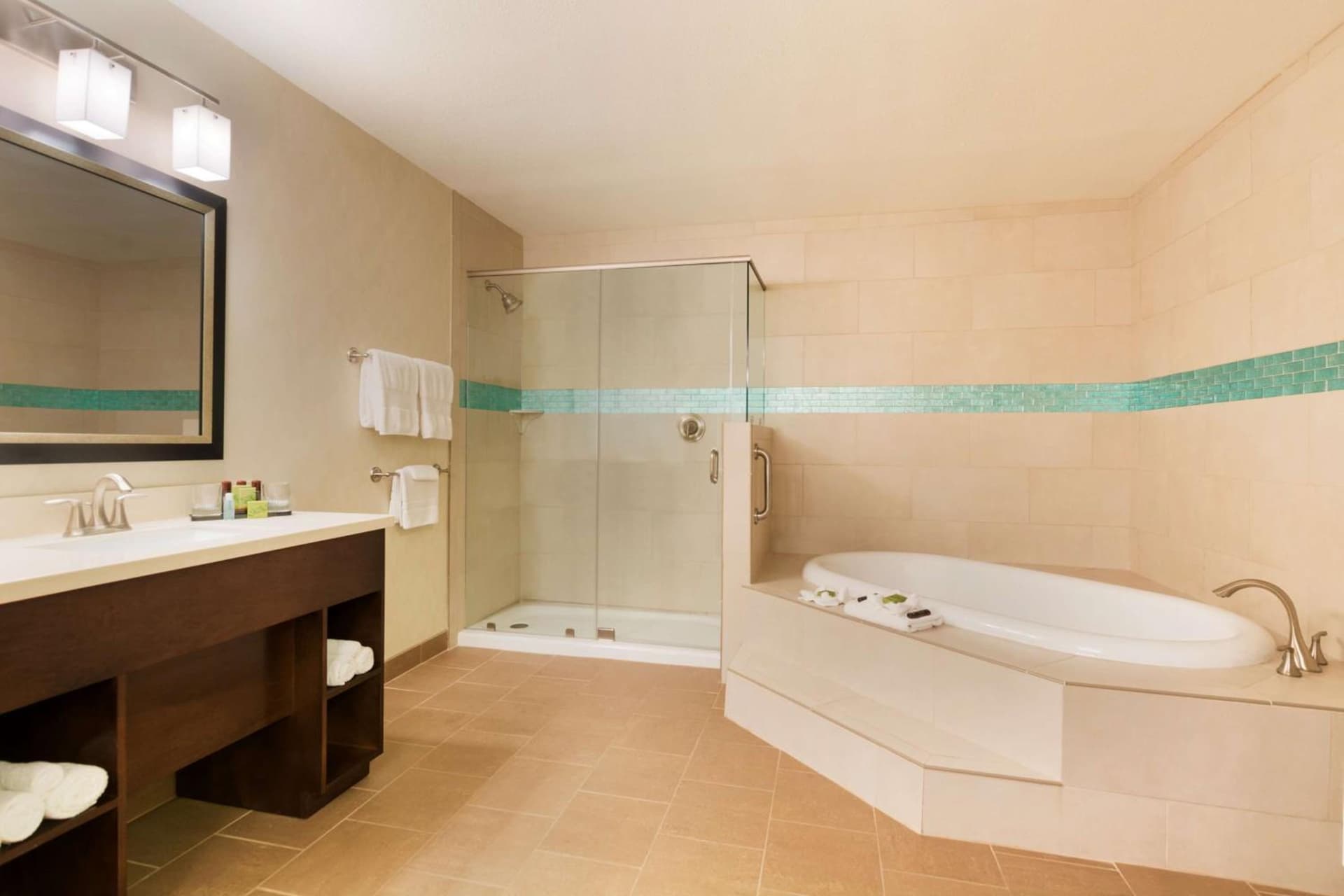 Embassy Suites Corpus Christi gallery photo in Corpus Christi, TX — image 15