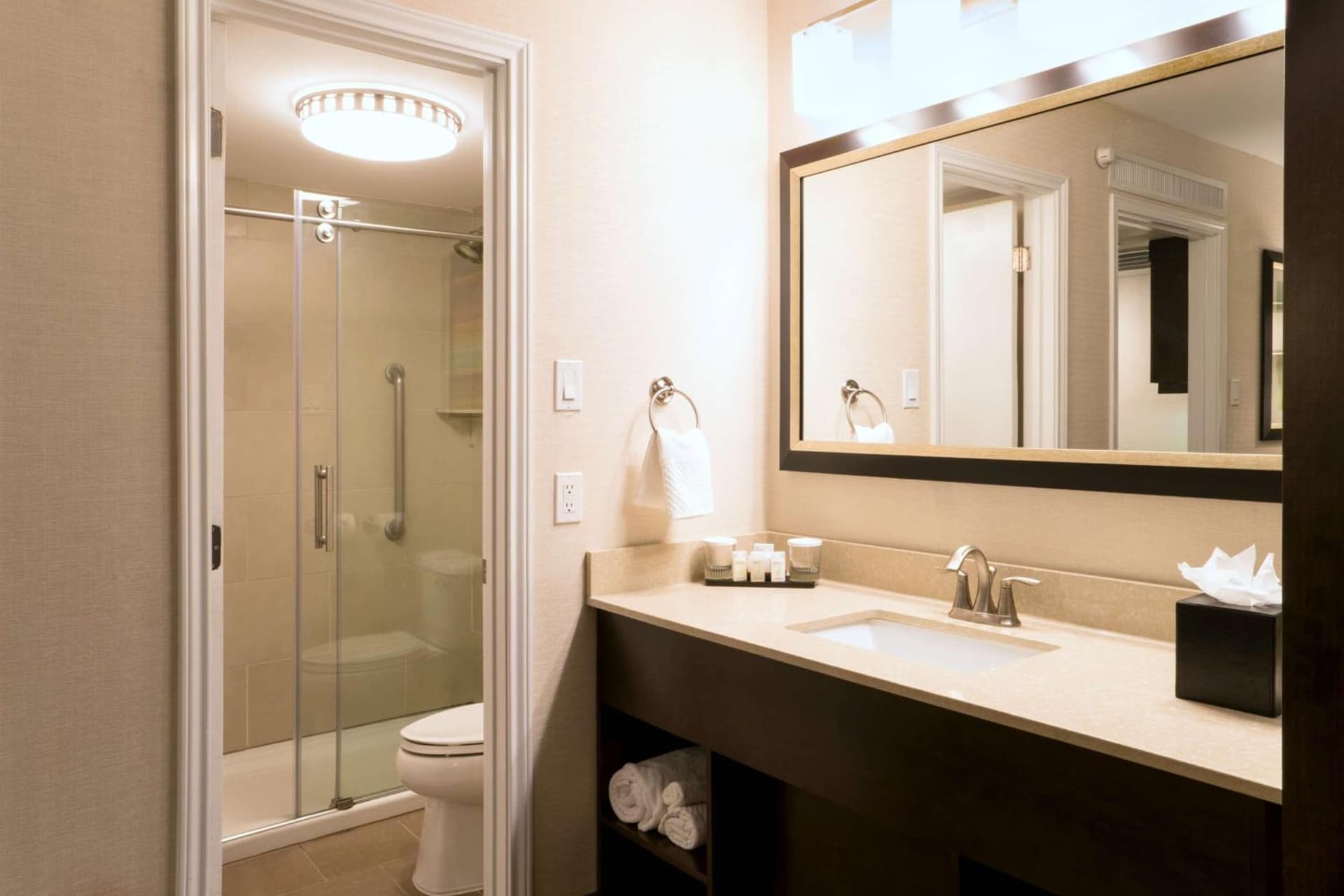 Embassy Suites Corpus Christi gallery photo in Corpus Christi, TX — image 34