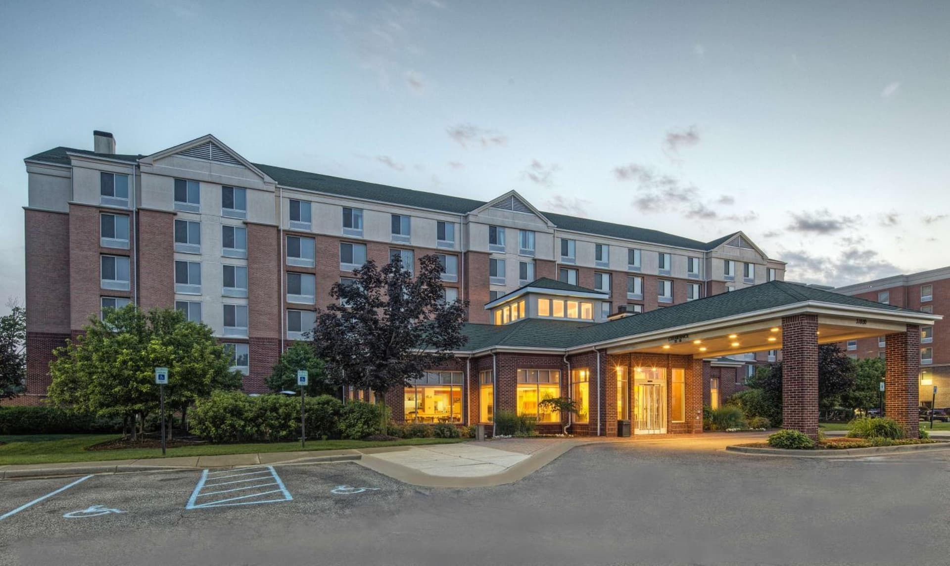 Hilton Garden Inn Detroit Metro Airport interior in Romulus, MI — gallery photo 2