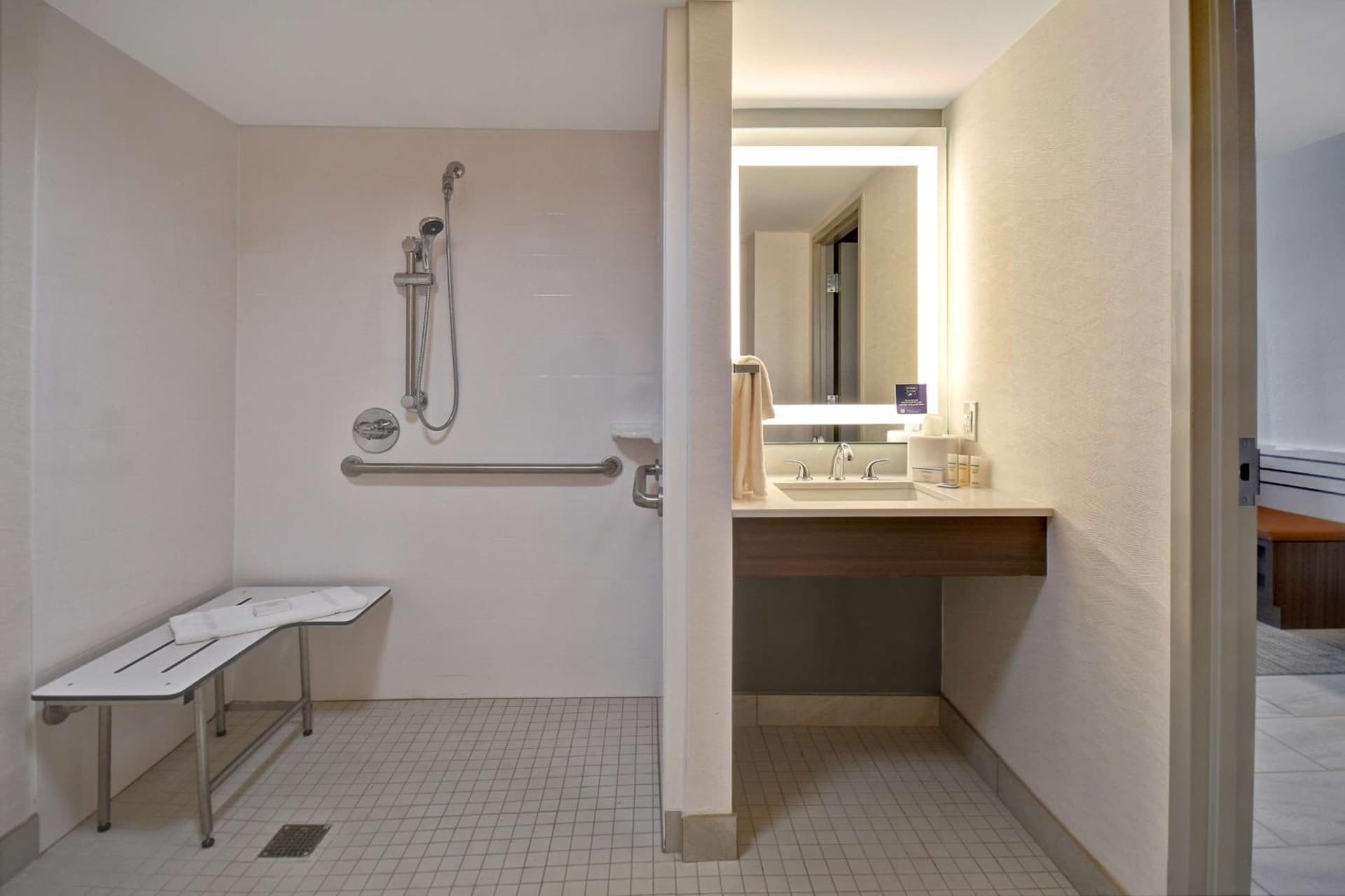 Hilton Garden Inn Detroit Metro Airport gallery photo in Romulus, MI — image 15