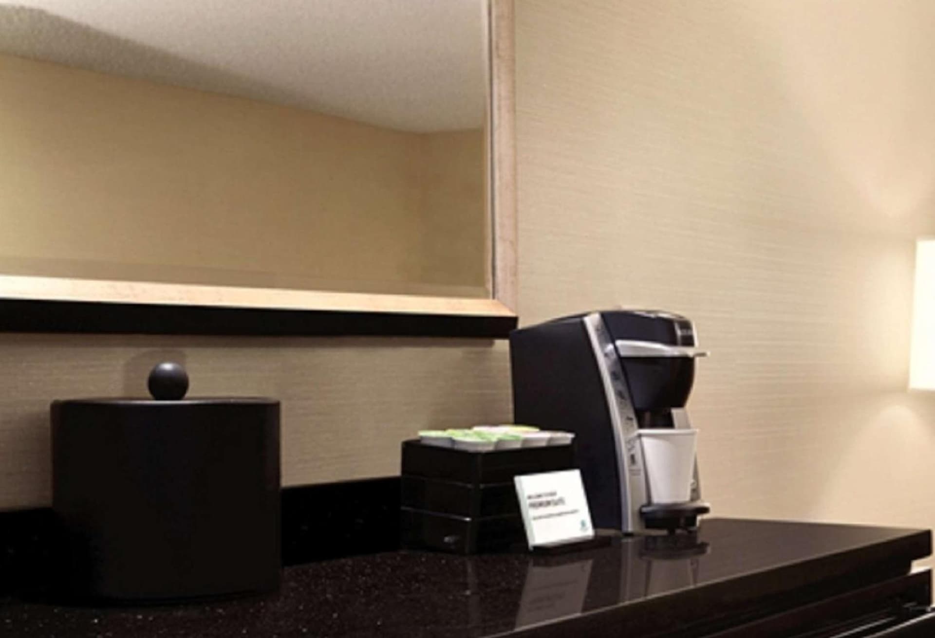 Embassy Suites by Hilton Piscataway Somerset gallery photo in Piscataway, NJ — image 18