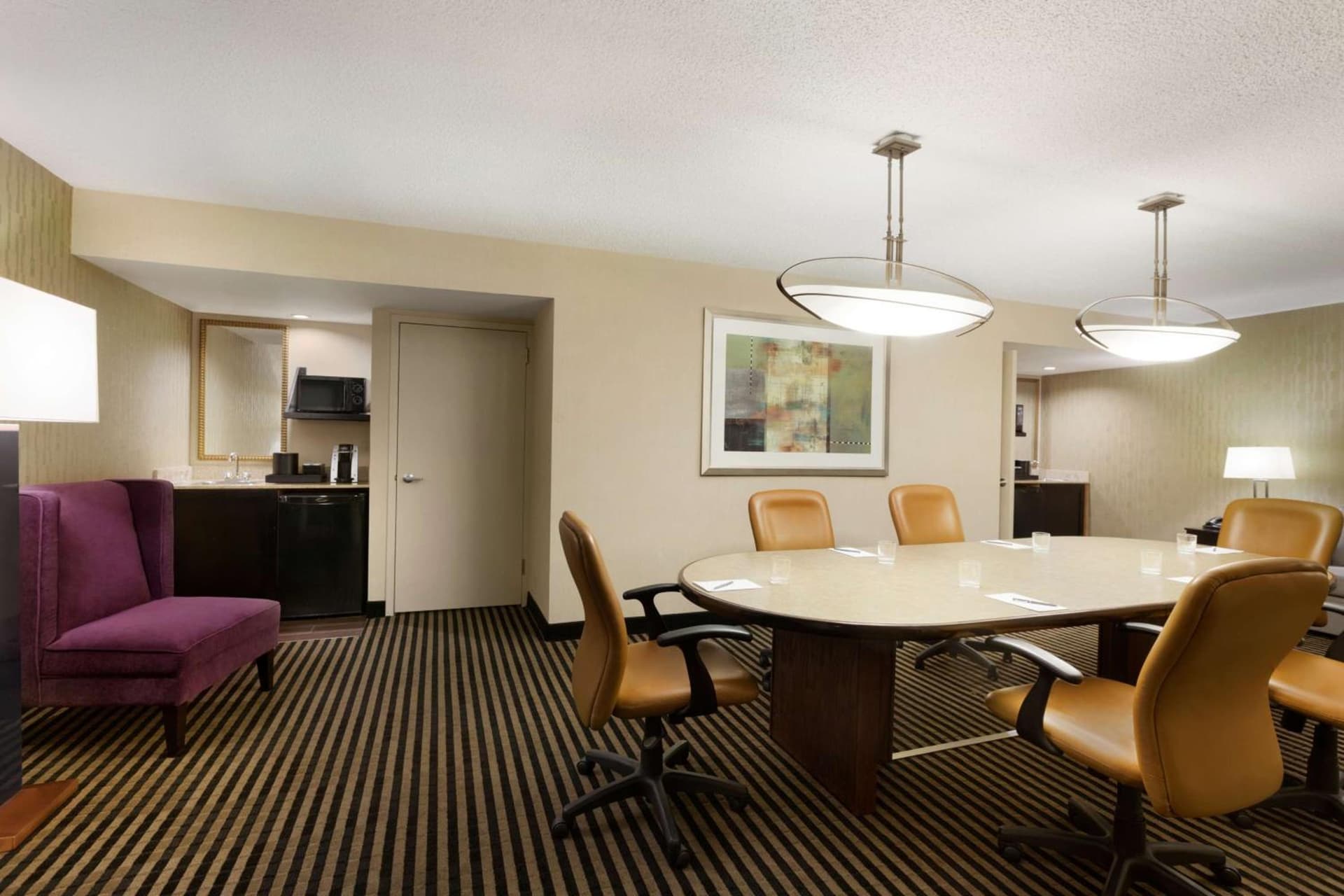 Embassy Suites by Hilton Piscataway Somerset gallery photo in Piscataway, NJ — image 19