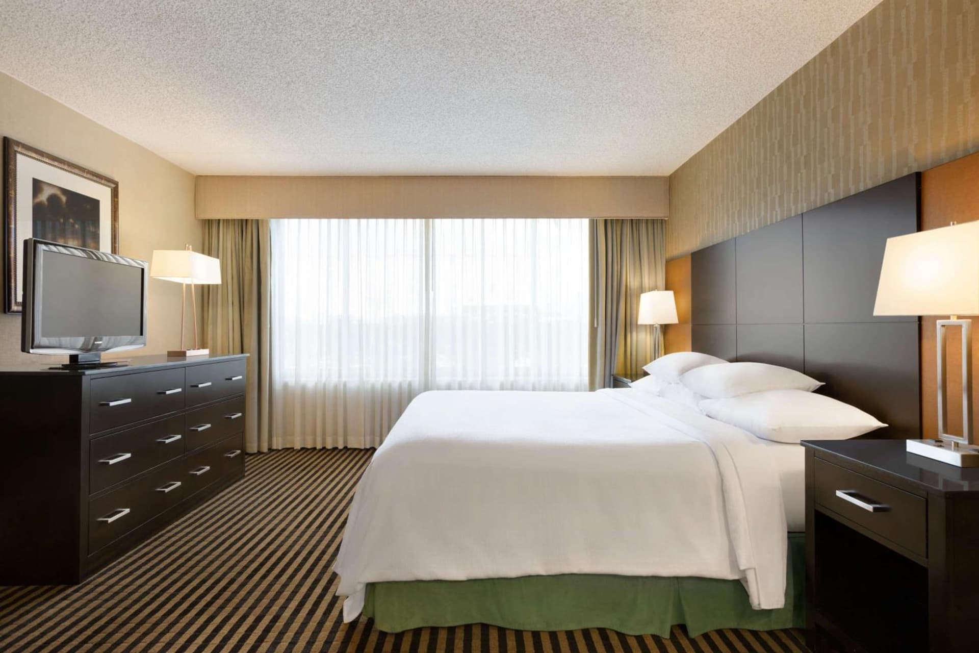 Embassy Suites by Hilton Piscataway Somerset gallery photo in Piscataway, NJ — image 7