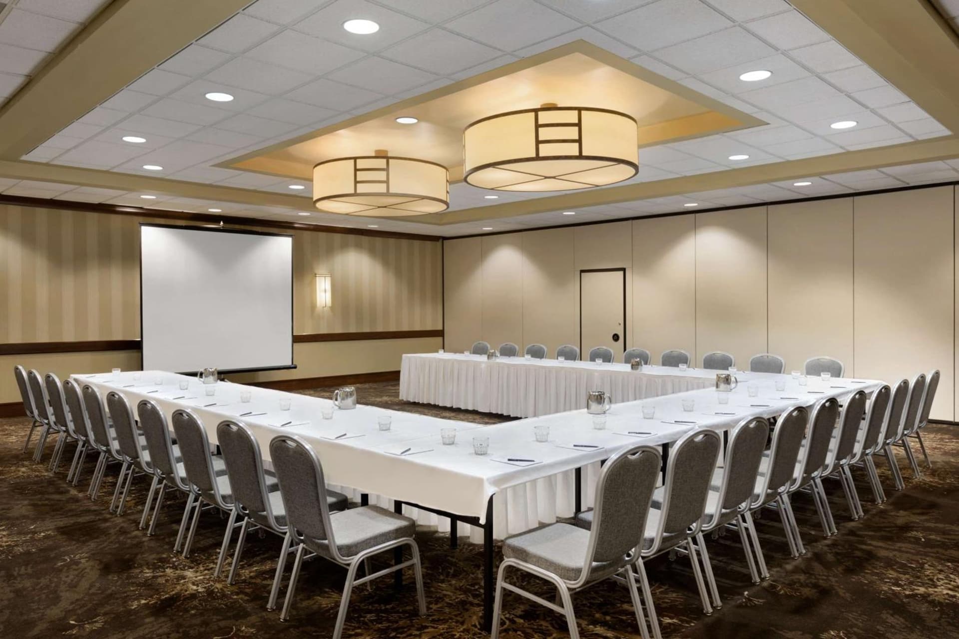 Embassy Suites by Hilton Piscataway Somerset gallery photo in Piscataway, NJ — image 30
