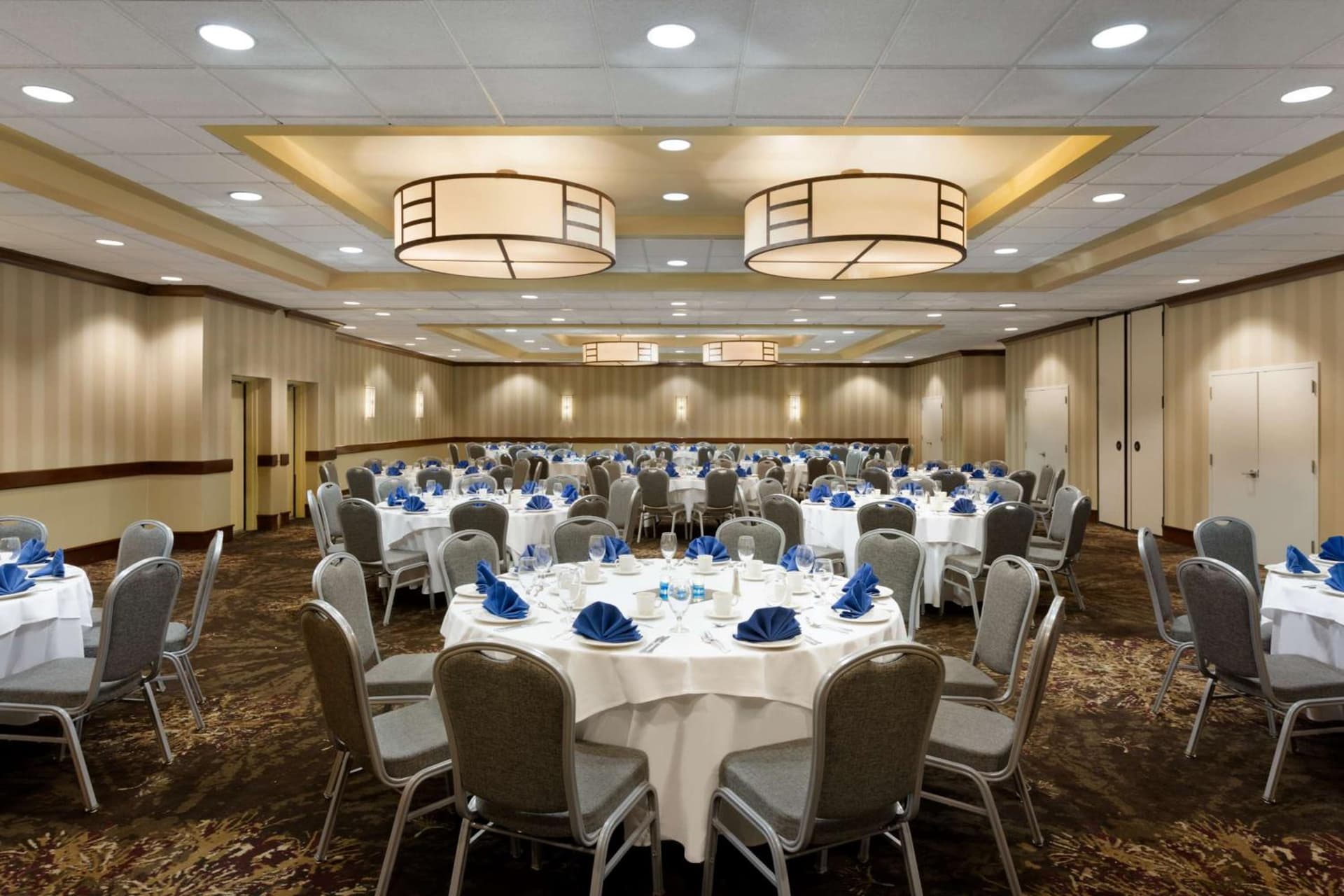 Embassy Suites by Hilton Piscataway Somerset gallery photo in Piscataway, NJ — image 22