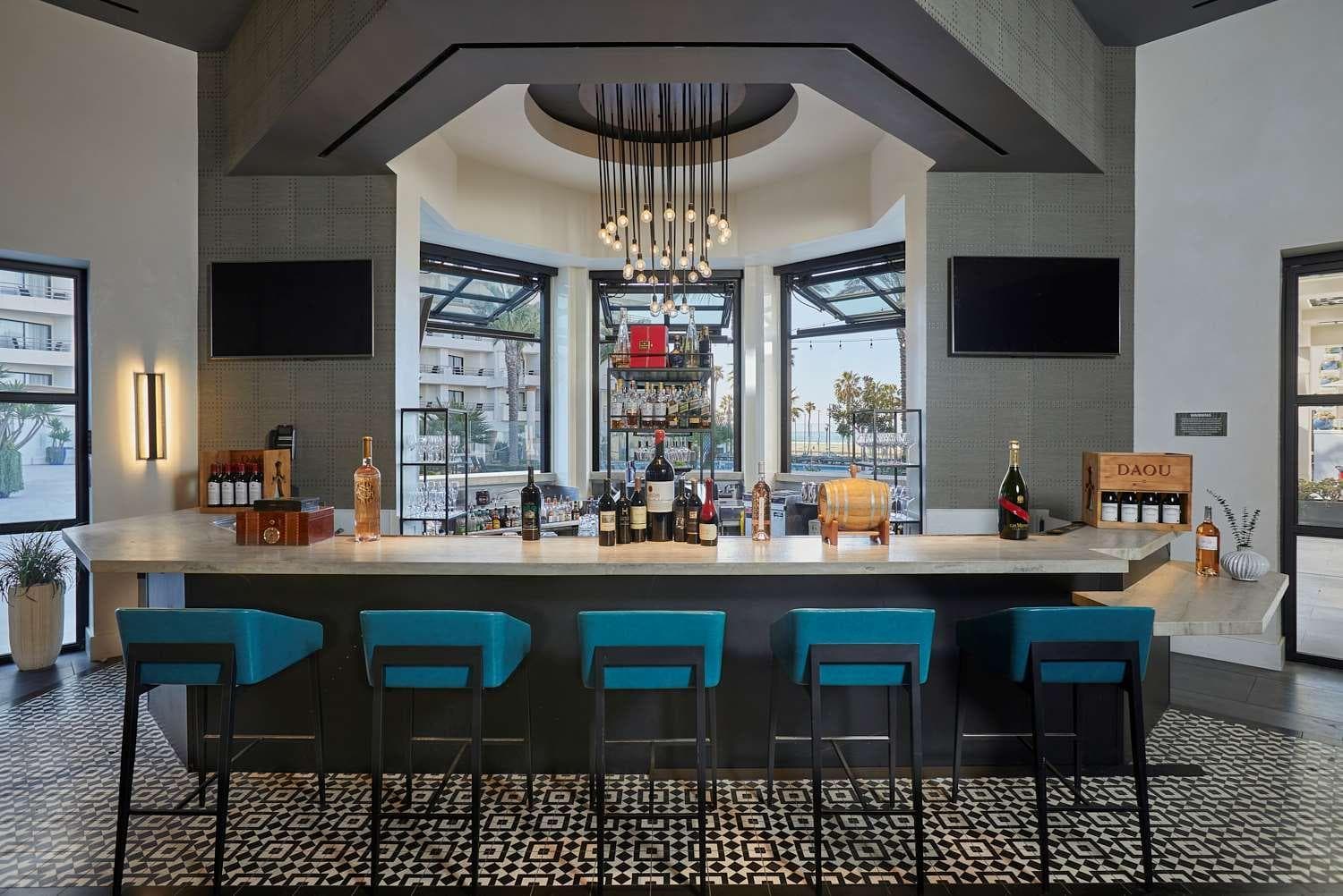 The Waterfront Beach Resort, A Hilton Hotel gallery photo in Huntington Beach, CA — image 86