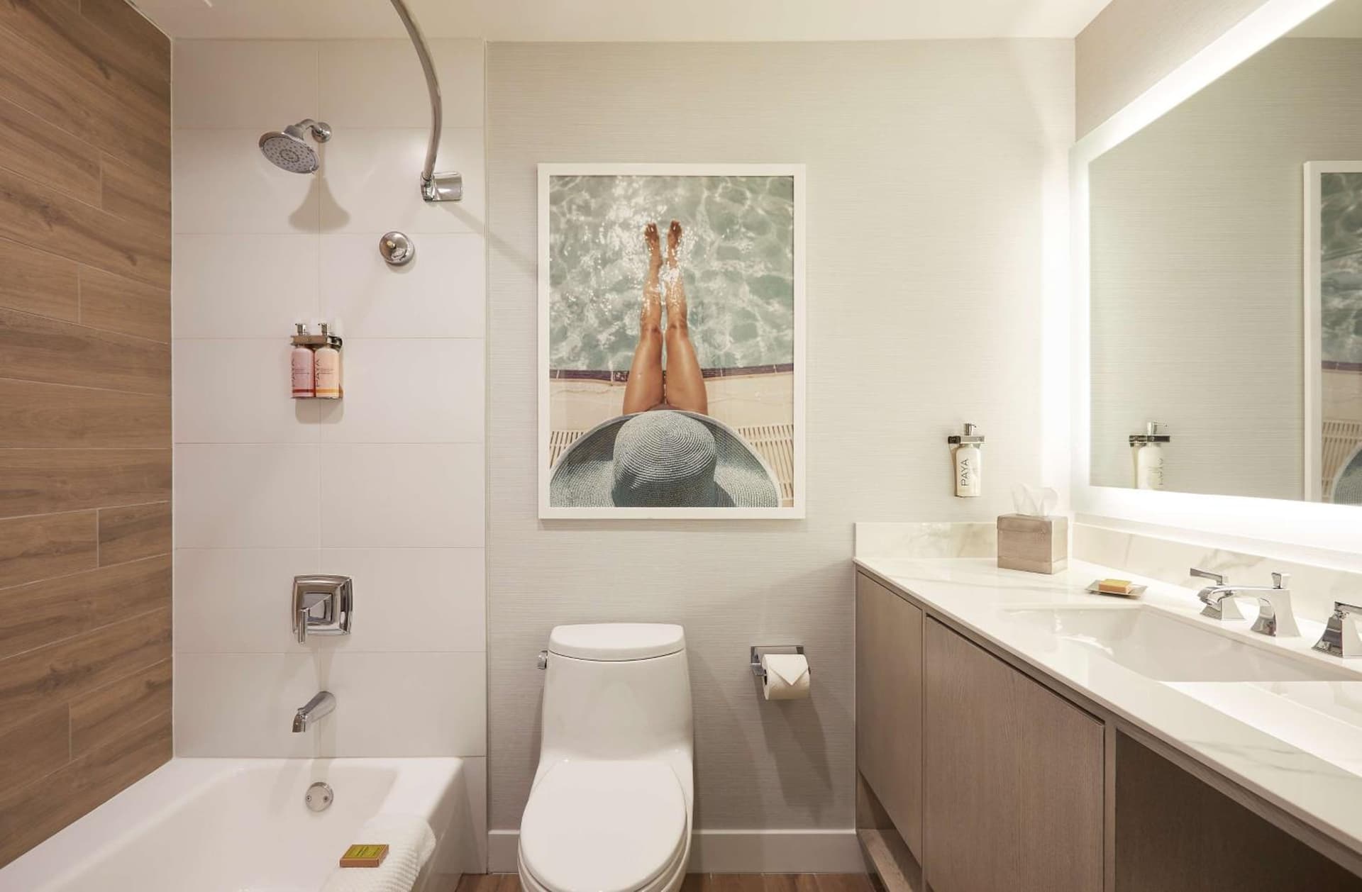 The Waterfront Beach Resort, A Hilton Hotel gallery photo in Huntington Beach, CA — image 11
