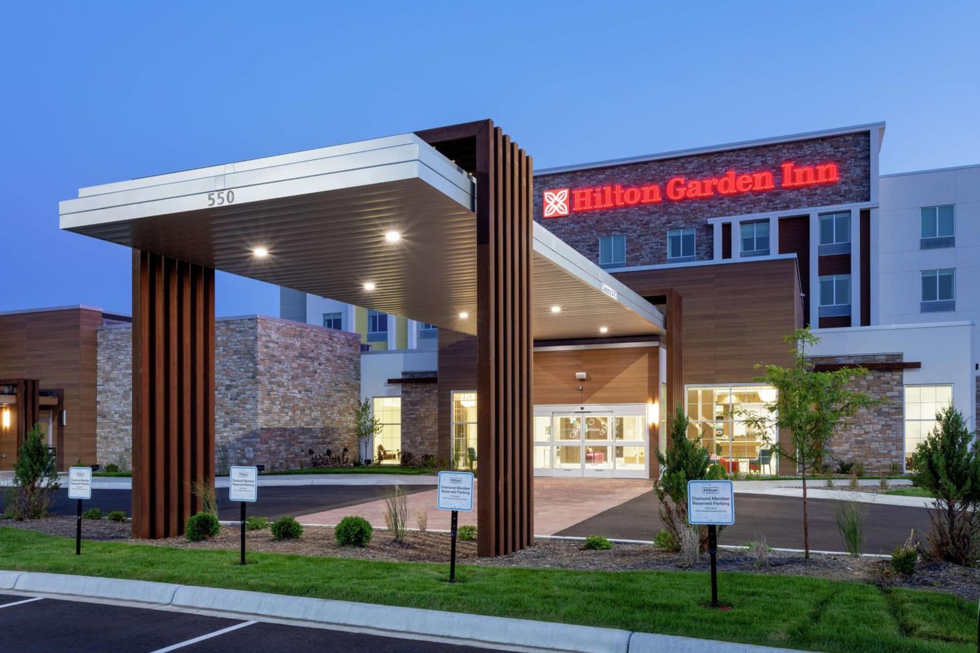 Hilton Garden Inn St. Cloud, Mn featured exterior or lobby in Waite Park, MN — similar hotel