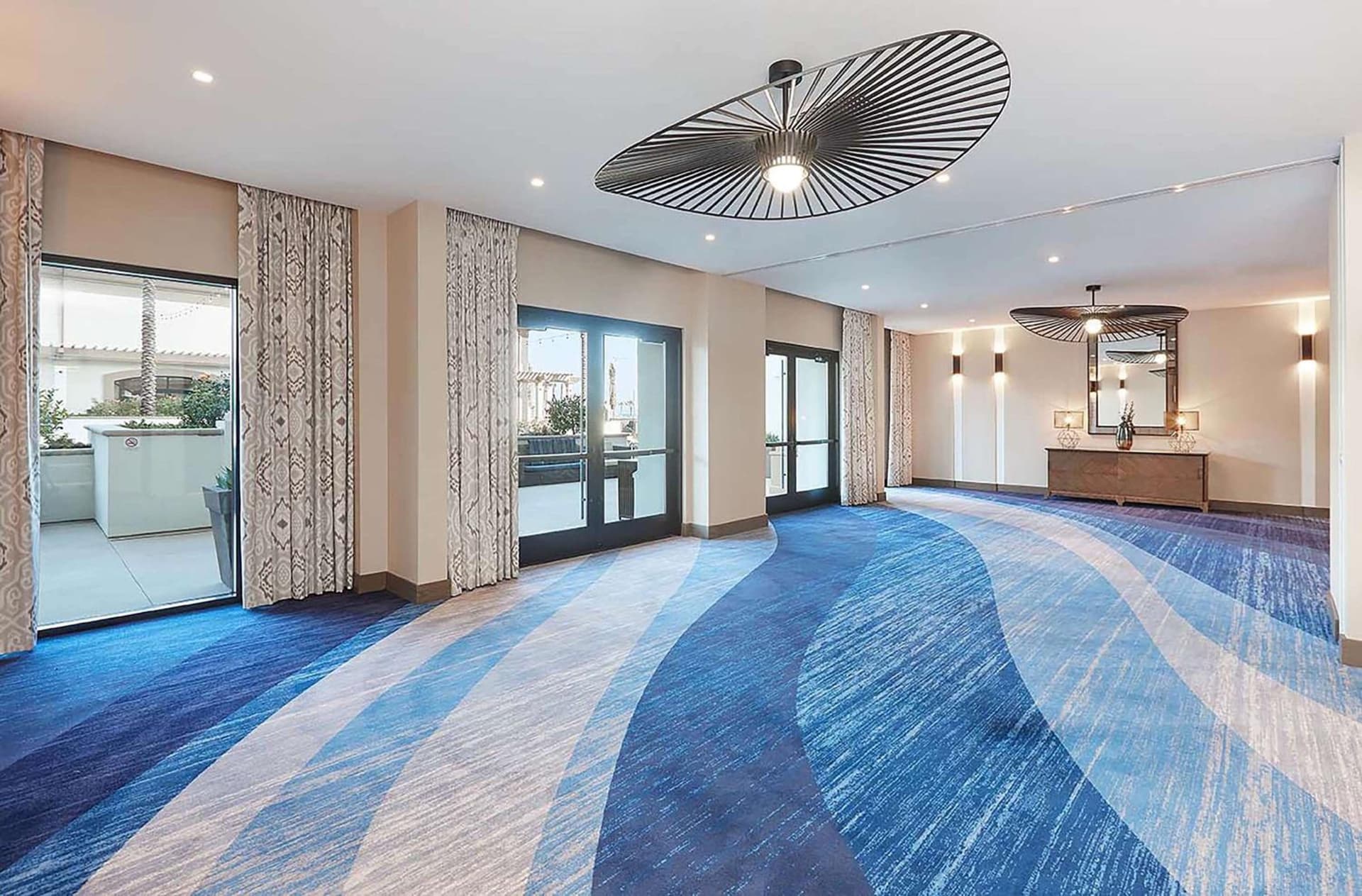 The Waterfront Beach Resort, A Hilton Hotel gallery photo in Huntington Beach, CA — image 16