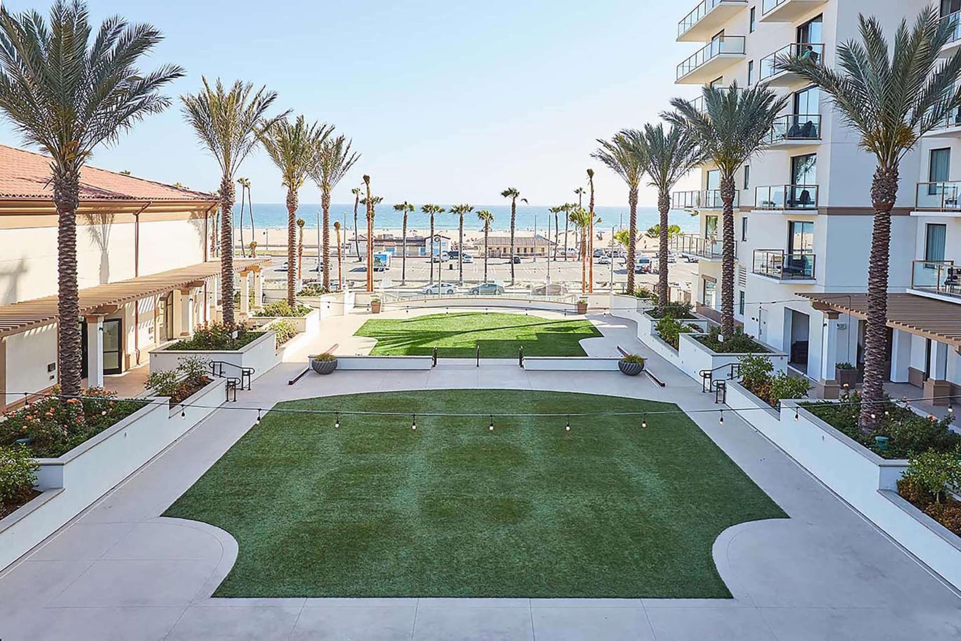 The Waterfront Beach Resort, A Hilton Hotel gallery photo in Huntington Beach, CA — image 34