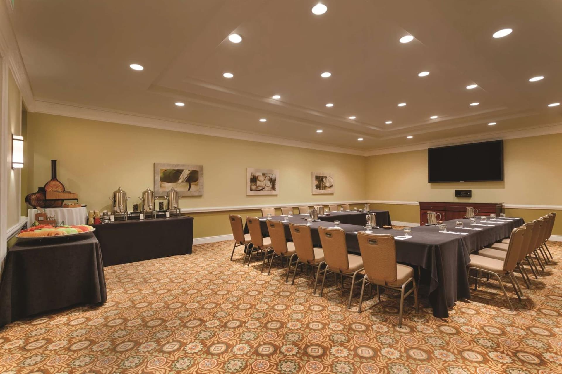 The Waterfront Beach Resort, A Hilton Hotel gallery photo in Huntington Beach, CA — image 145