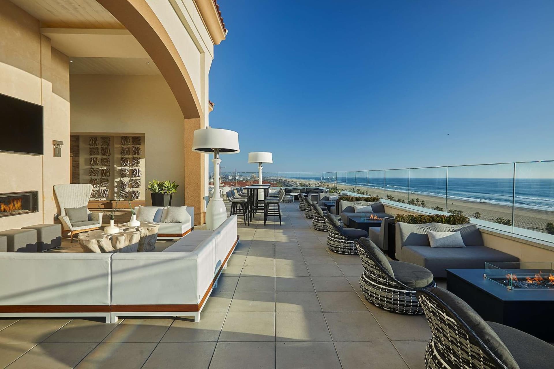 The Waterfront Beach Resort, A Hilton Hotel gallery photo in Huntington Beach, CA — image 118