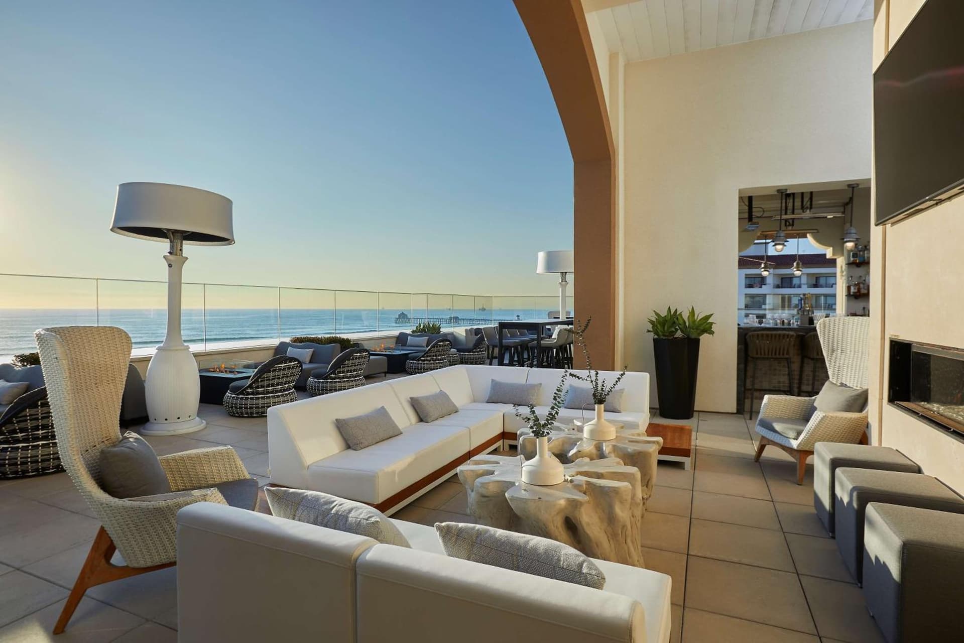 The Waterfront Beach Resort, A Hilton Hotel interior in Huntington Beach, CA — gallery photo 2