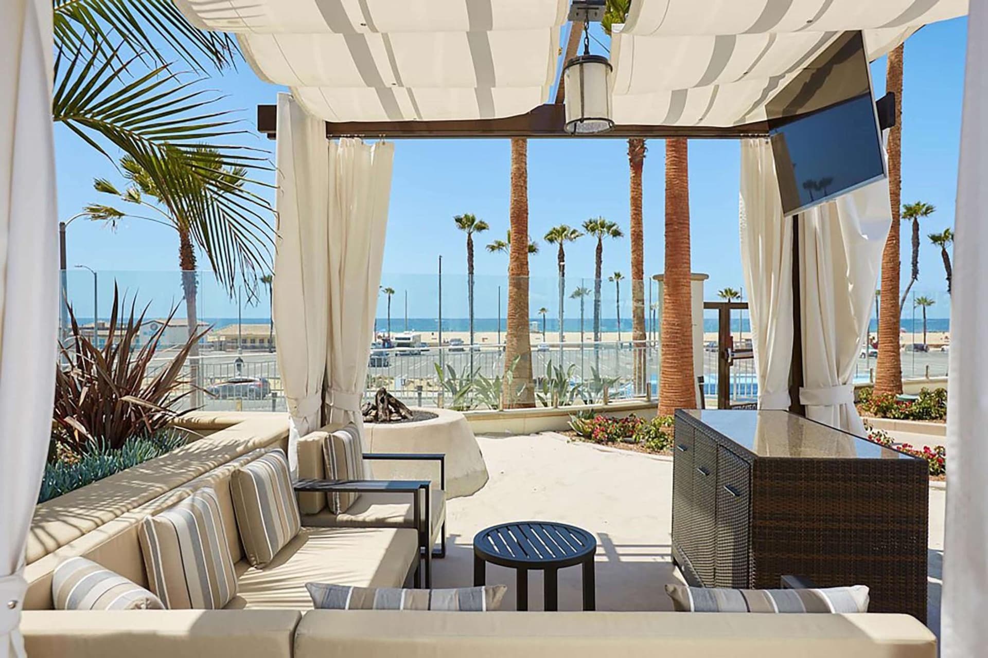 The Waterfront Beach Resort, A Hilton Hotel gallery photo in Huntington Beach, CA — image 83