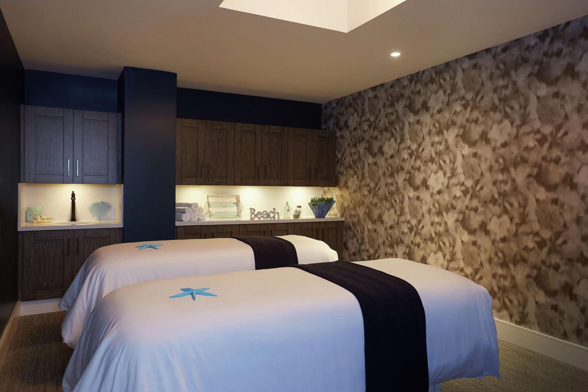 The Waterfront Beach Resort, A Hilton Hotel gallery photo in Huntington Beach, CA — image 125