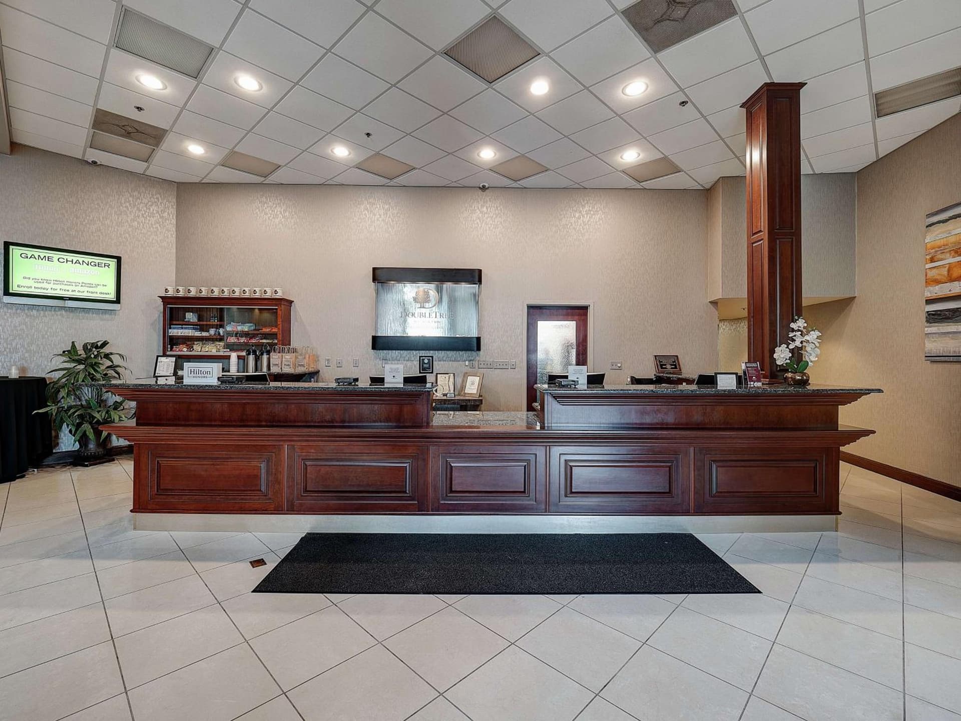 DoubleTree by Hilton Bloomington property views in Bloomington, IL — gallery photo 3