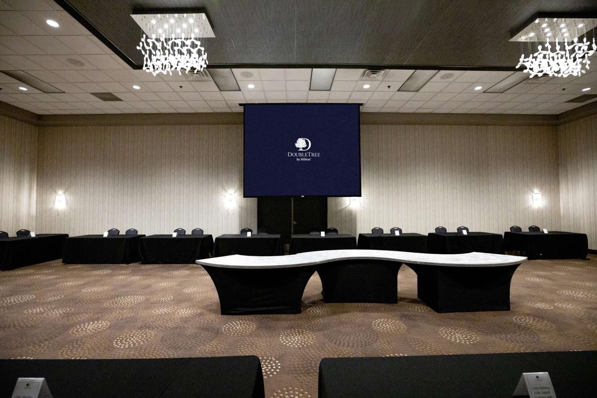 DoubleTree by Hilton Bloomington gallery photo in Bloomington, IL — image 95