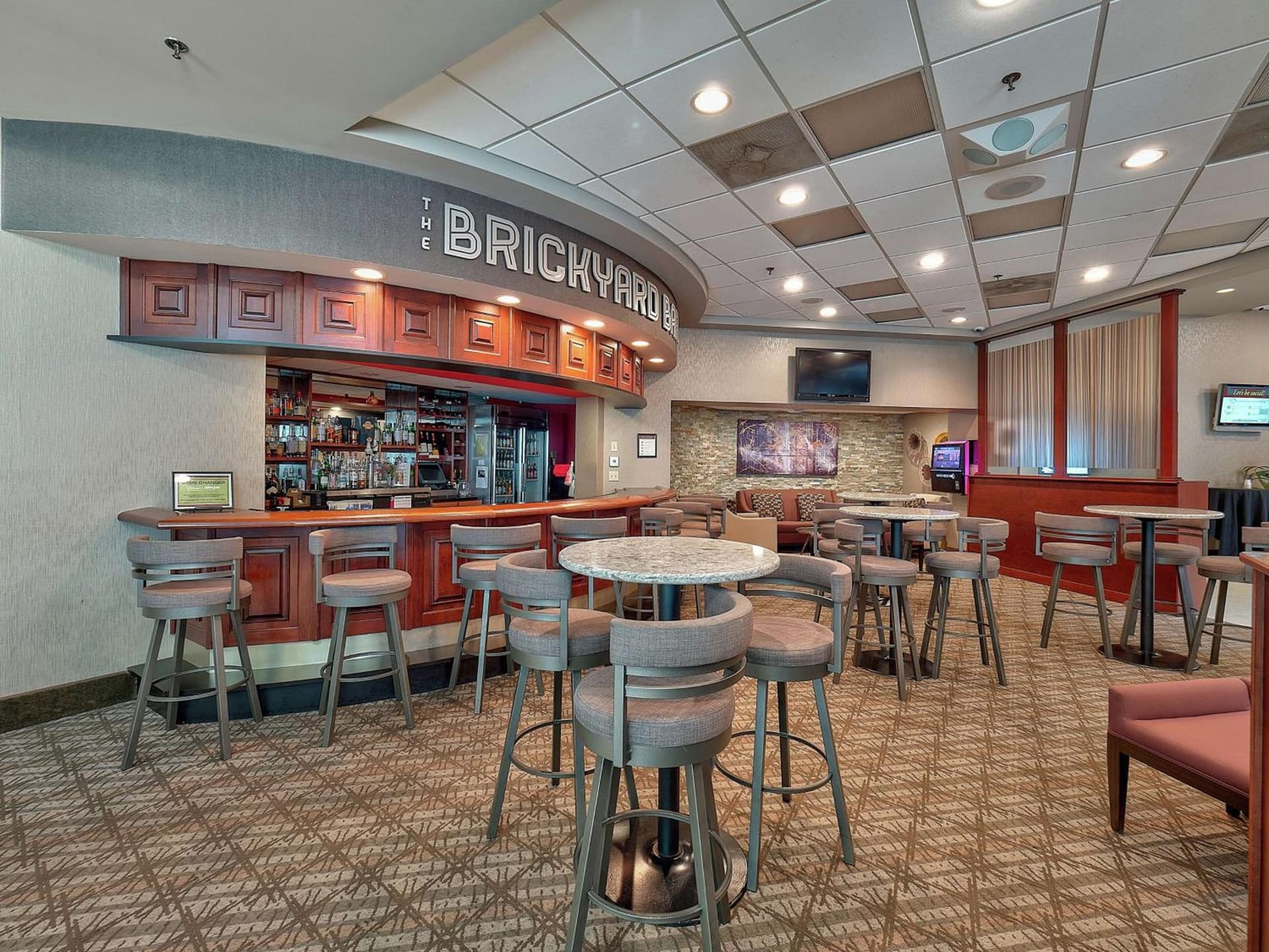 DoubleTree by Hilton Bloomington gallery photo in Bloomington, IL — image 79