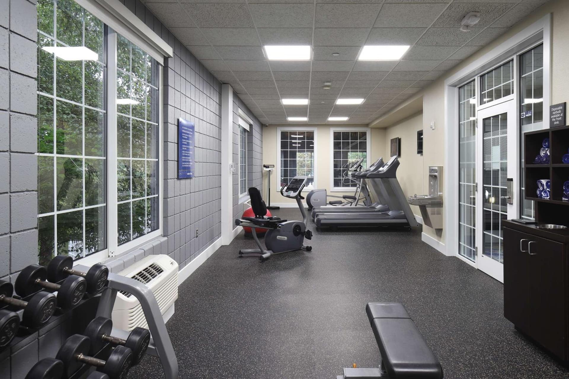Hampton Inn Holland gallery photo in Holland, MI — image 42