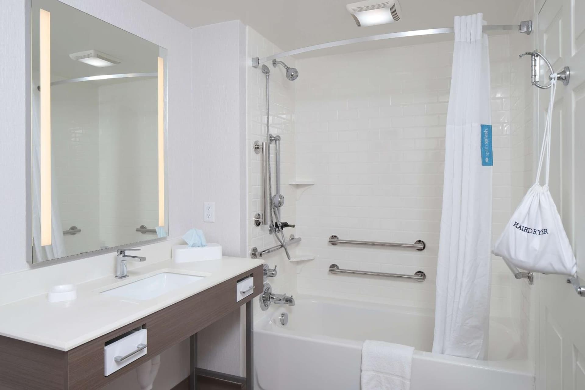 Hampton Inn Holland gallery photo in Holland, MI — image 13