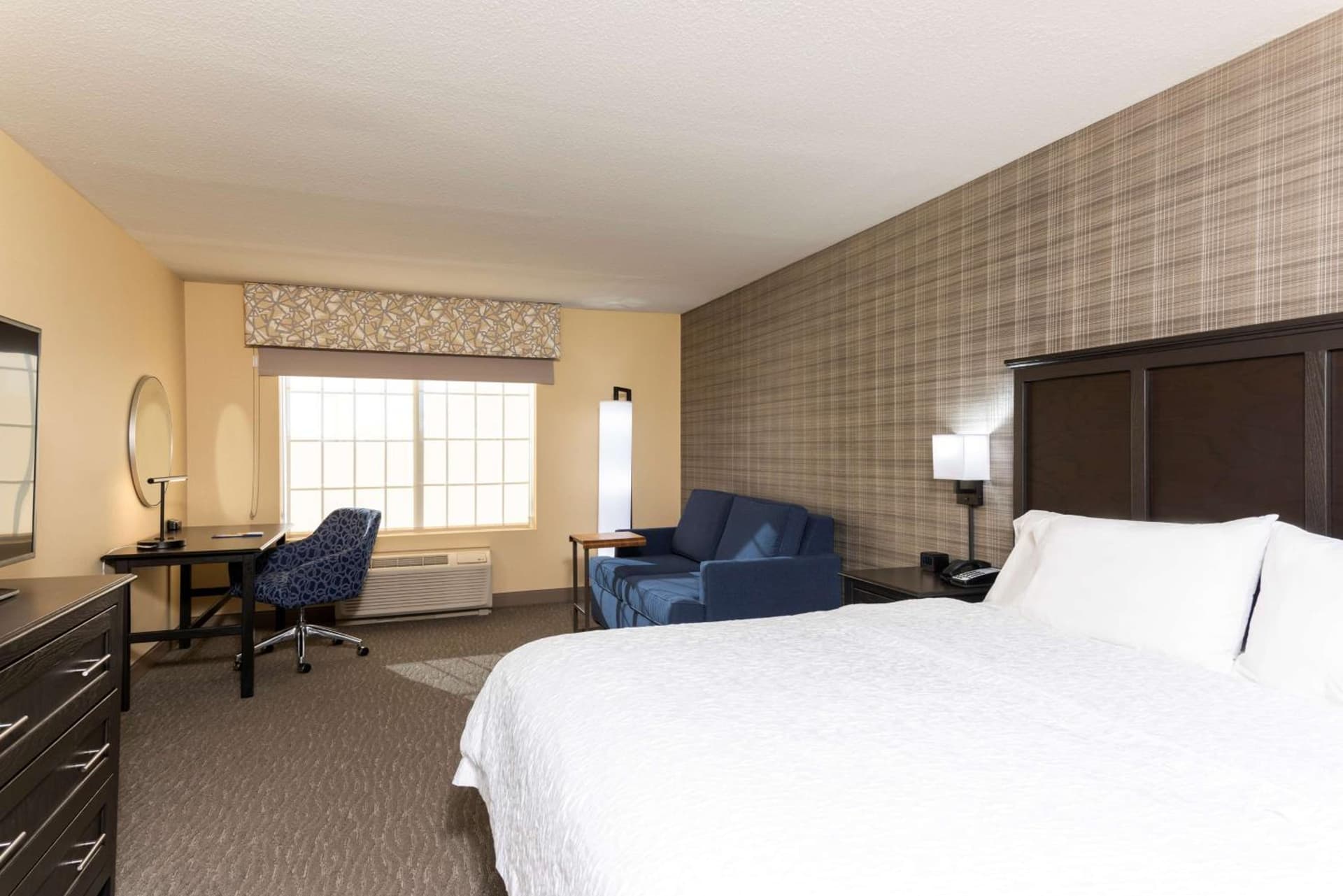 Hampton Inn Holland gallery photo in Holland, MI — image 7