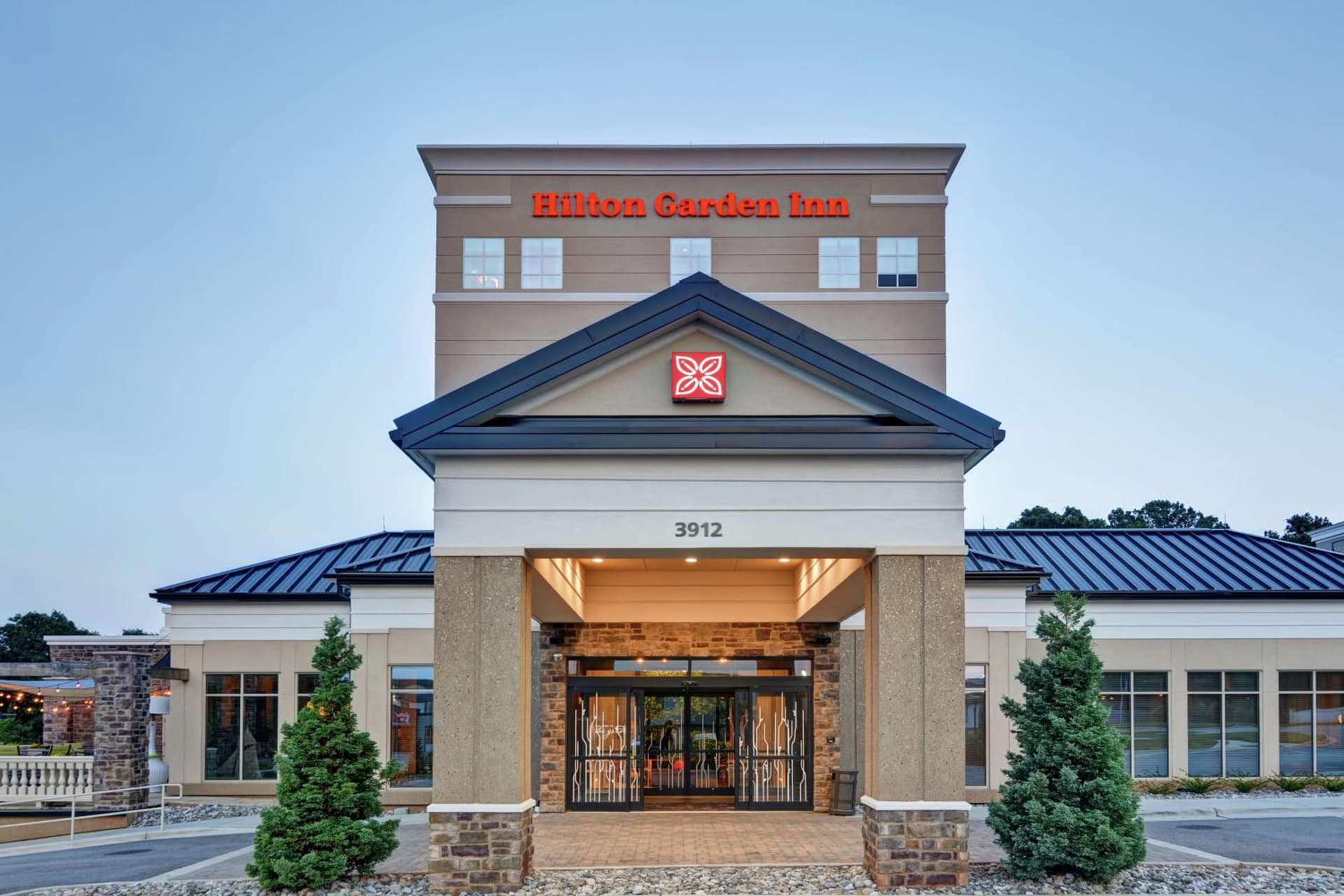 Hilton Garden Inn Raleigh/Crabtree Valley interior in Raleigh, NC — gallery photo 2