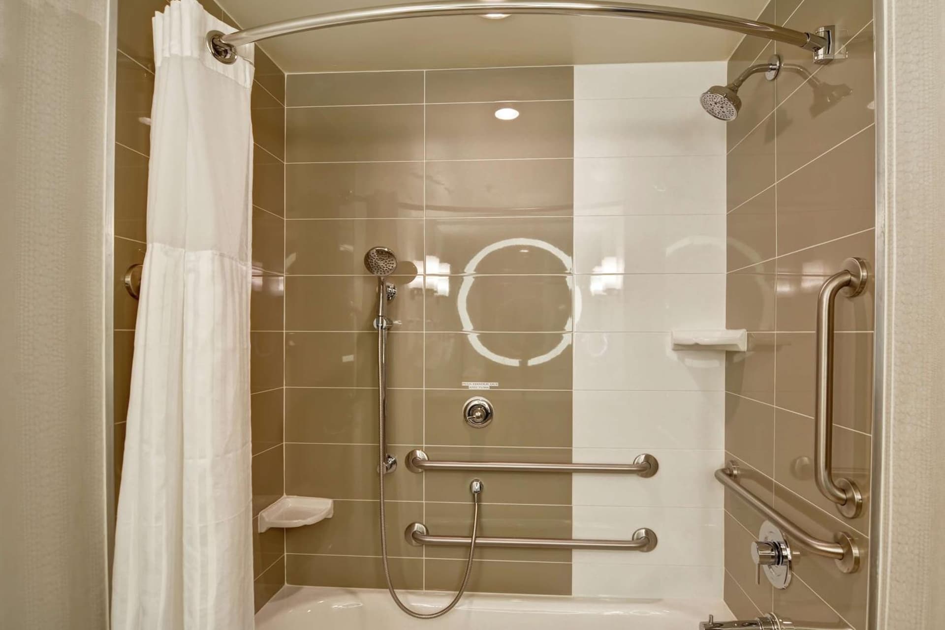 Hilton Garden Inn Raleigh/Crabtree Valley gallery photo in Raleigh, NC — image 8