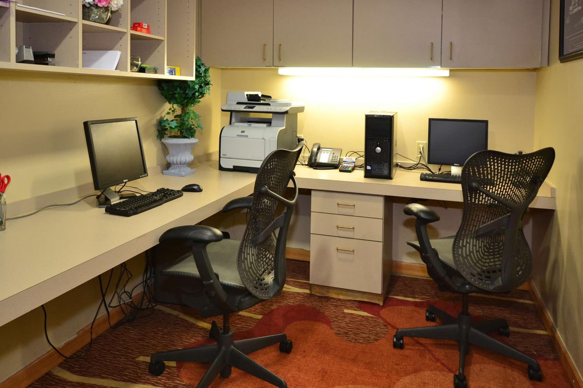 Hilton Garden Inn Tulsa Airport property views in Tulsa, OK — gallery photo 3