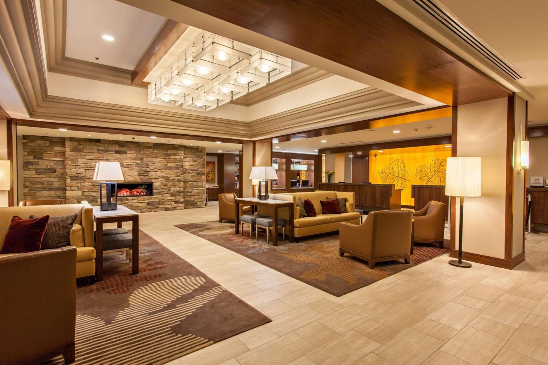 DoubleTree by Hilton Pittsburgh-Green Tree interior in Pittsburgh, PA — gallery photo 2