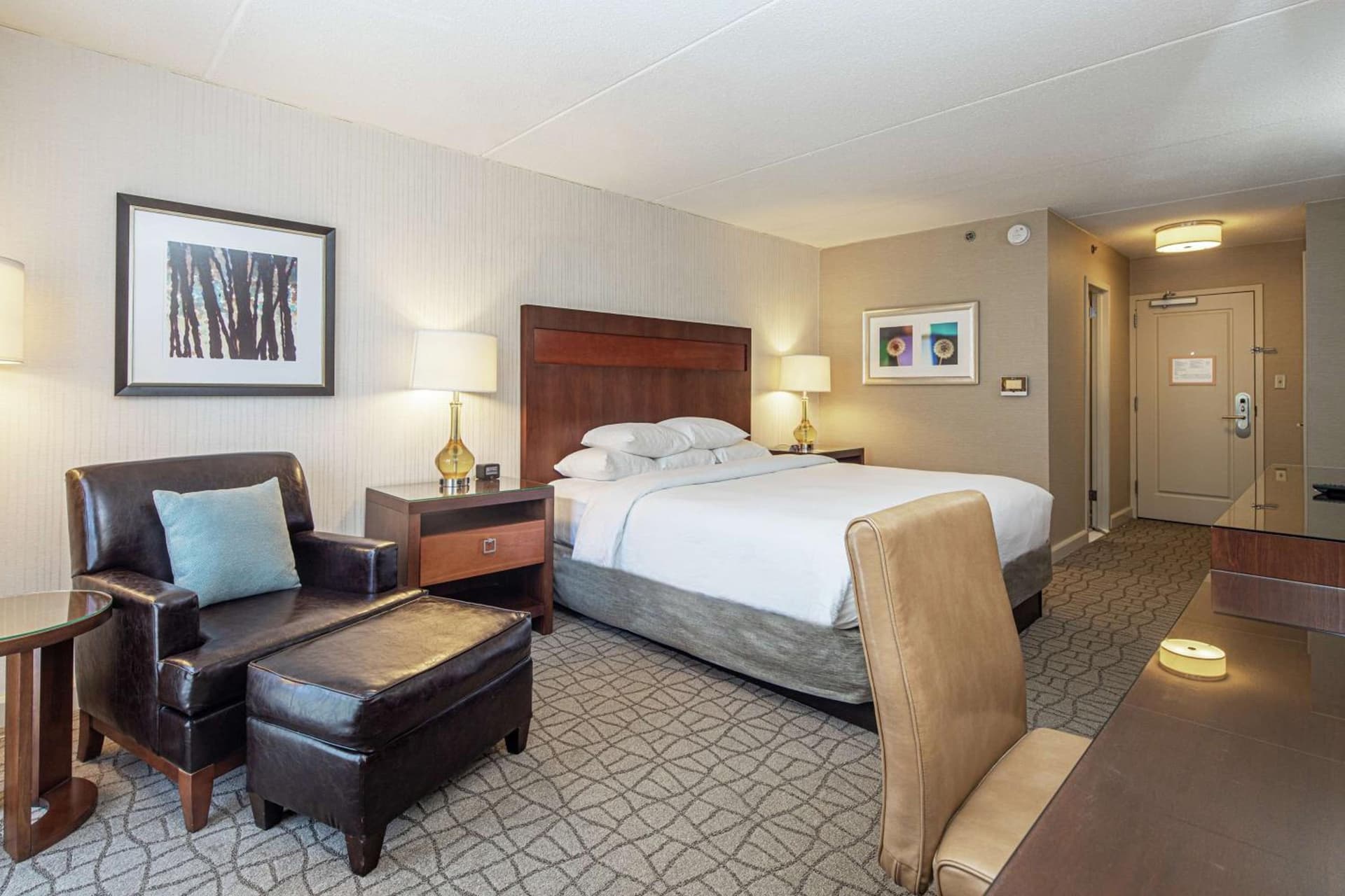 DoubleTree by Hilton Pittsburgh-Green Tree gallery photo in Pittsburgh, PA — image 7