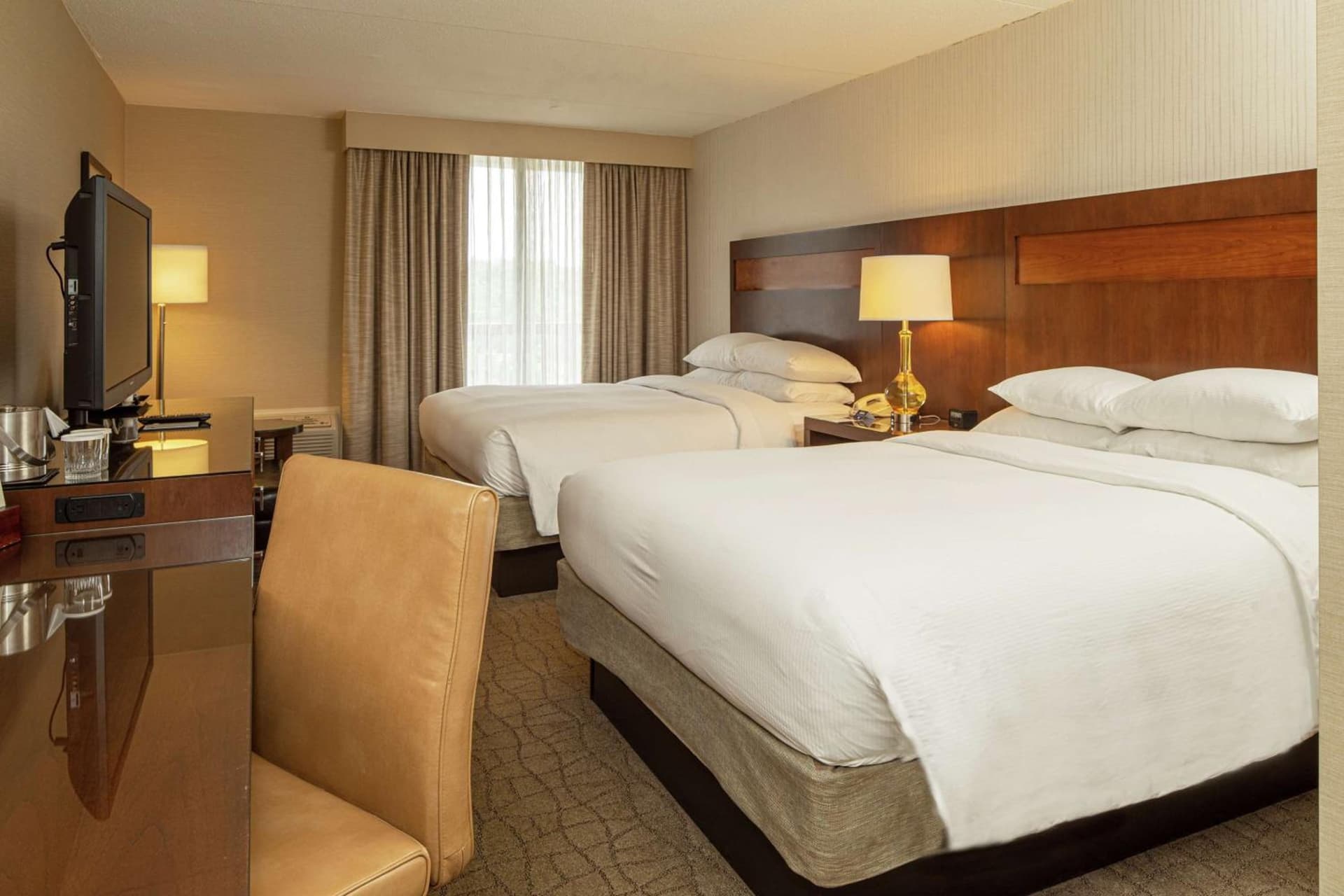 DoubleTree by Hilton Pittsburgh-Green Tree property views in Pittsburgh, PA — gallery photo 3