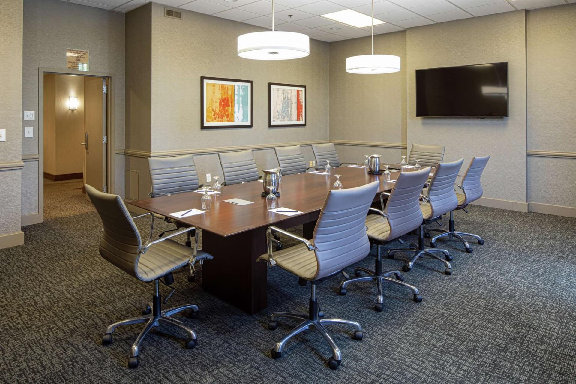 DoubleTree by Hilton Pittsburgh-Green Tree gallery photo in Pittsburgh, PA — image 4