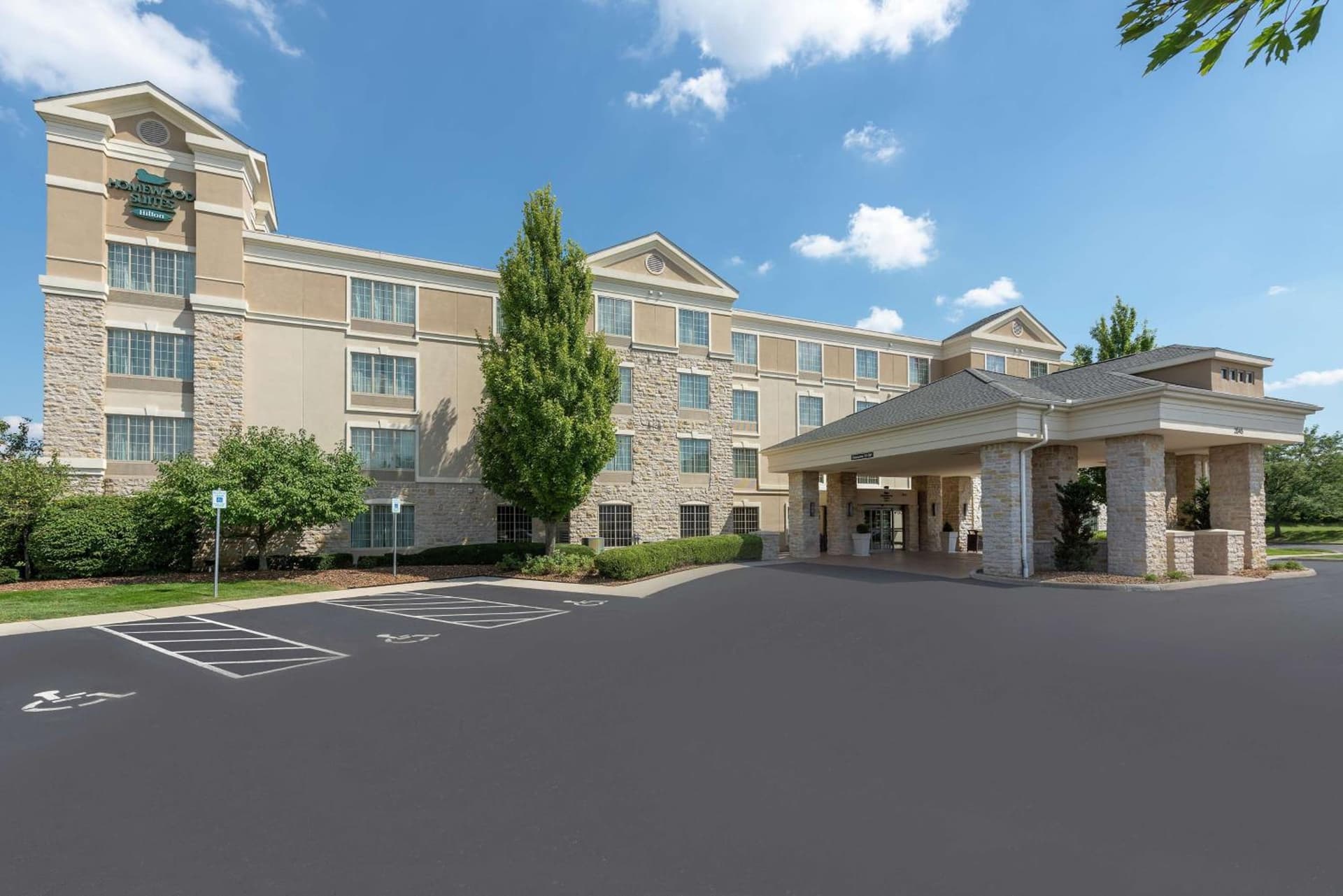 Homewood Suites by Hilton Columbus/Polaris interior in Columbus, OH — gallery photo 2